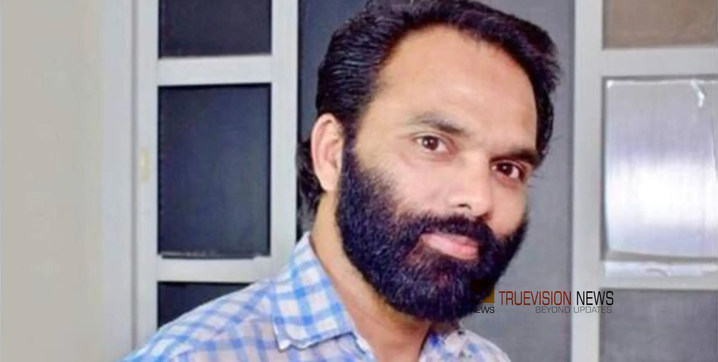 #death | ഷട്ടില്‍ കളിച്ച് വിശ്രമിക്കുന്നതിനിടെ കുഴഞ്ഞുവീണ് മരിച്ചു
