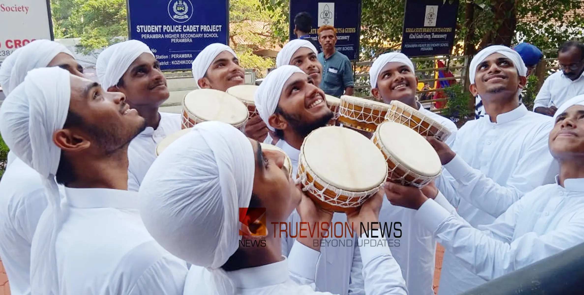 #KozhikodeRevenueDistrictKalolsavam2023 | ഇമ്പമായി നല്ല മൊഞ്ചുള്ള  ദഫ് മുട്ട്; പാടിയും കൊട്ടിയും നിറഞ്ഞാടി തിരുവങ്ങൂർ നേടി 