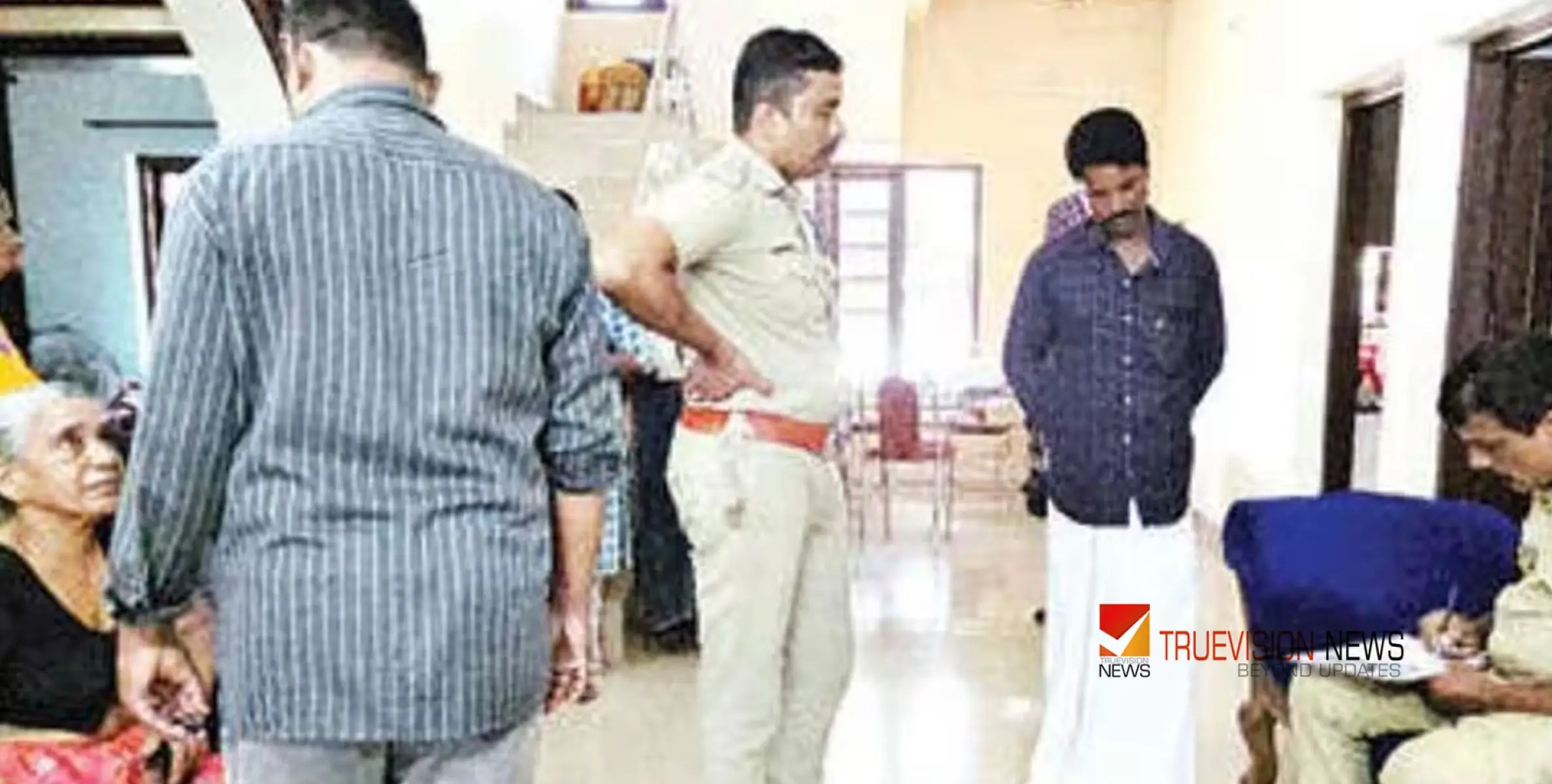 #Robbery |ഉറങ്ങിക്കിടന്ന സഹോദരിമാരുടെ ആഭരണം കവർന്നു 