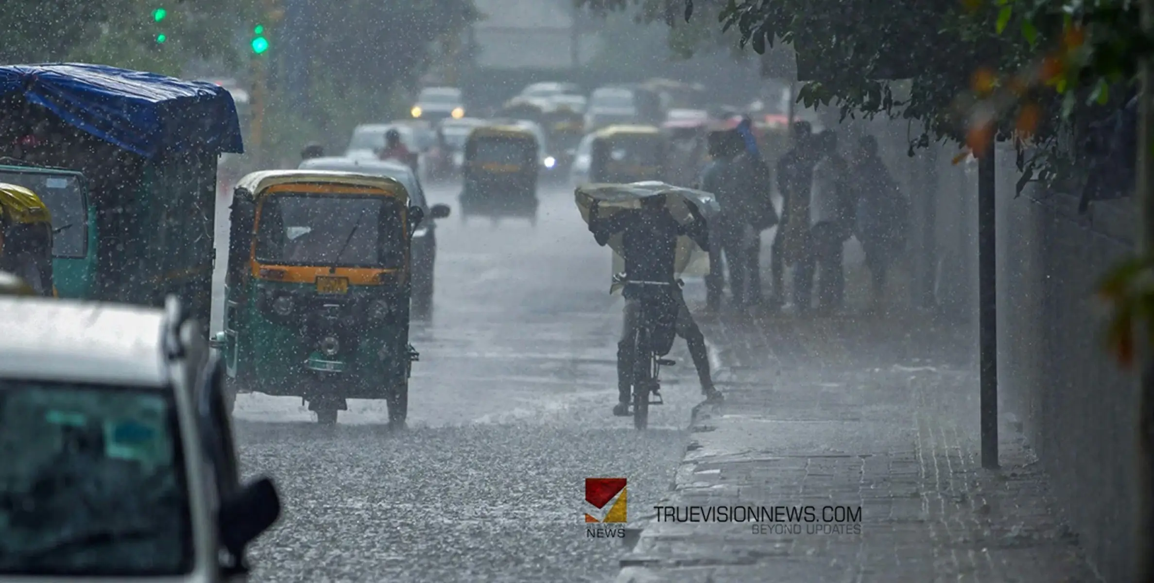 #Keralarain | കേരളത്തില്‍ ഇടിമിന്നലോട് കൂടിയ മഴയ്ക്ക് സാധ്യത, അഞ്ച് ജില്ലകളില്‍ യെല്ലോ അലേര്‍ട്ട്