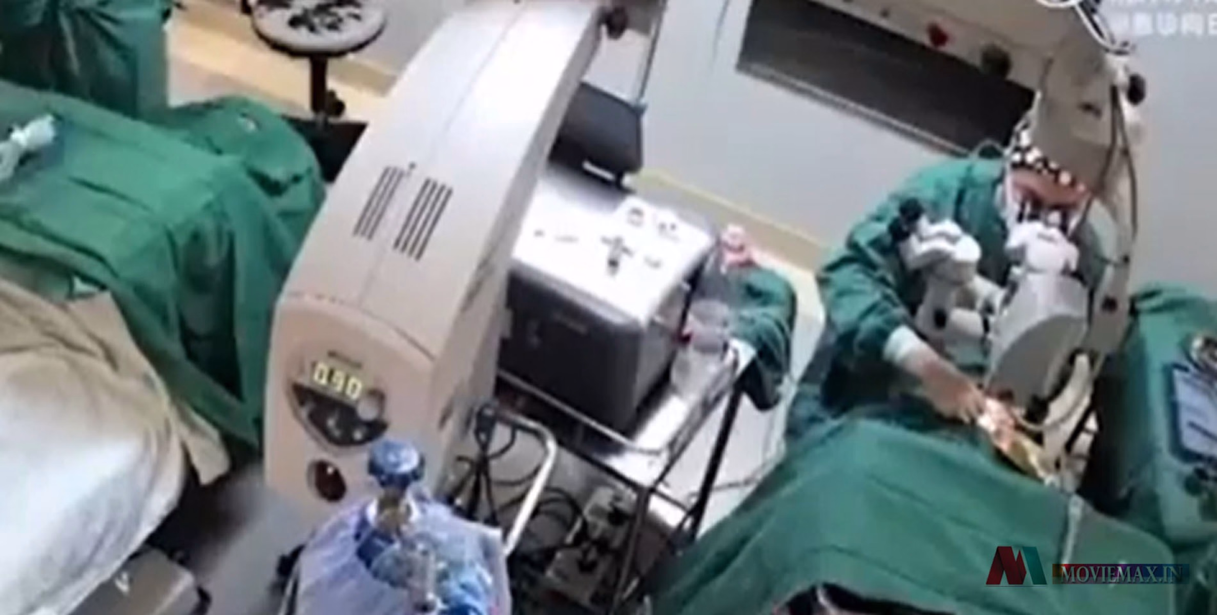 #viral |    സര്‍ജറിക്കിടെ ഡോക്ടര്‍ രോഗിയെ ഇടിച്ചു; വൈറലായി വീഡിയോ, പിന്നാലെ വിവാദം 