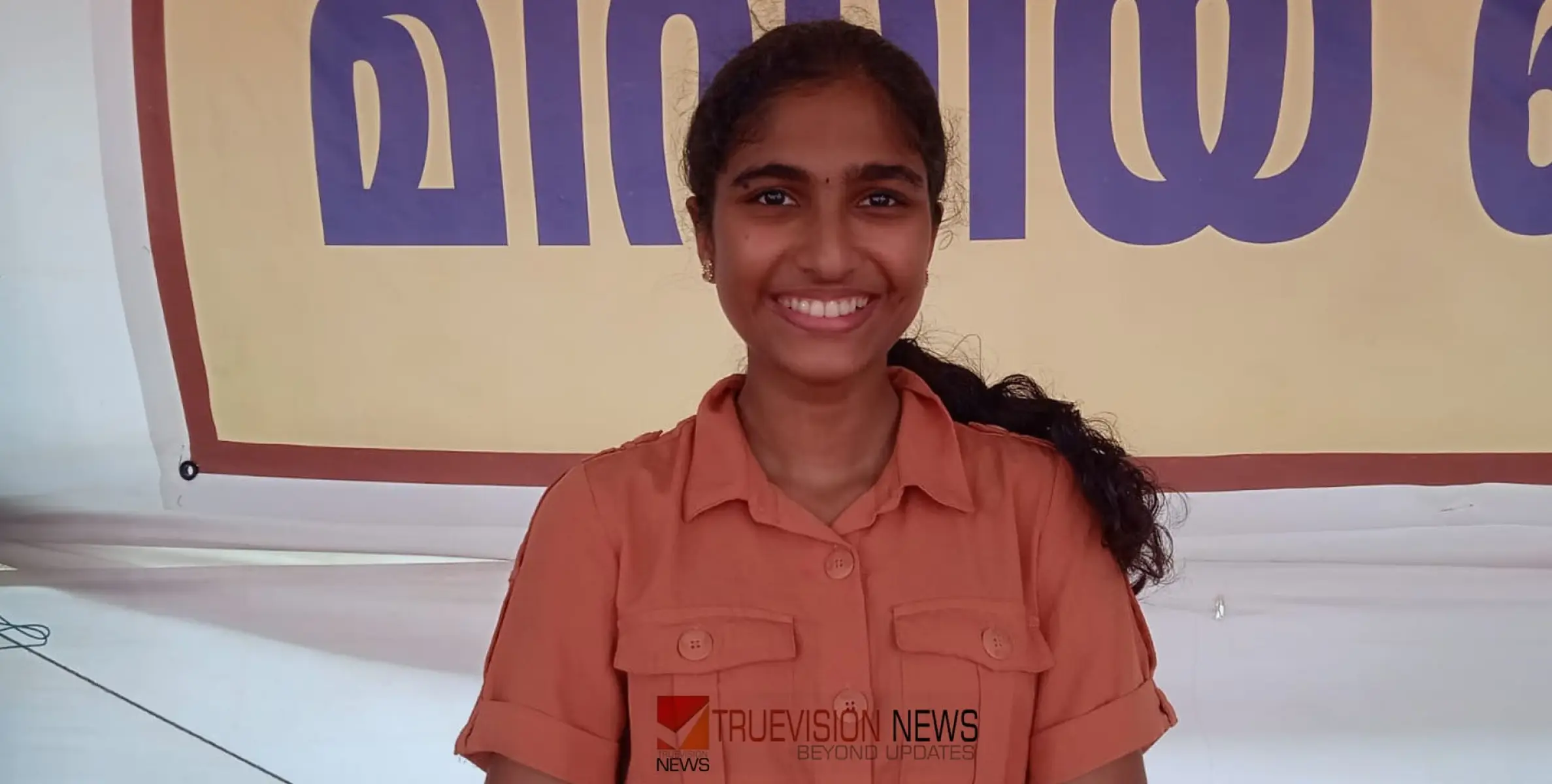 #keralaschoolkalolsavam2024 |  ഇംഗ്ലീഷിൽ തീപ്പൊരി പ്രസംഗവുമായി സൂര്യ ഗായത്രി 