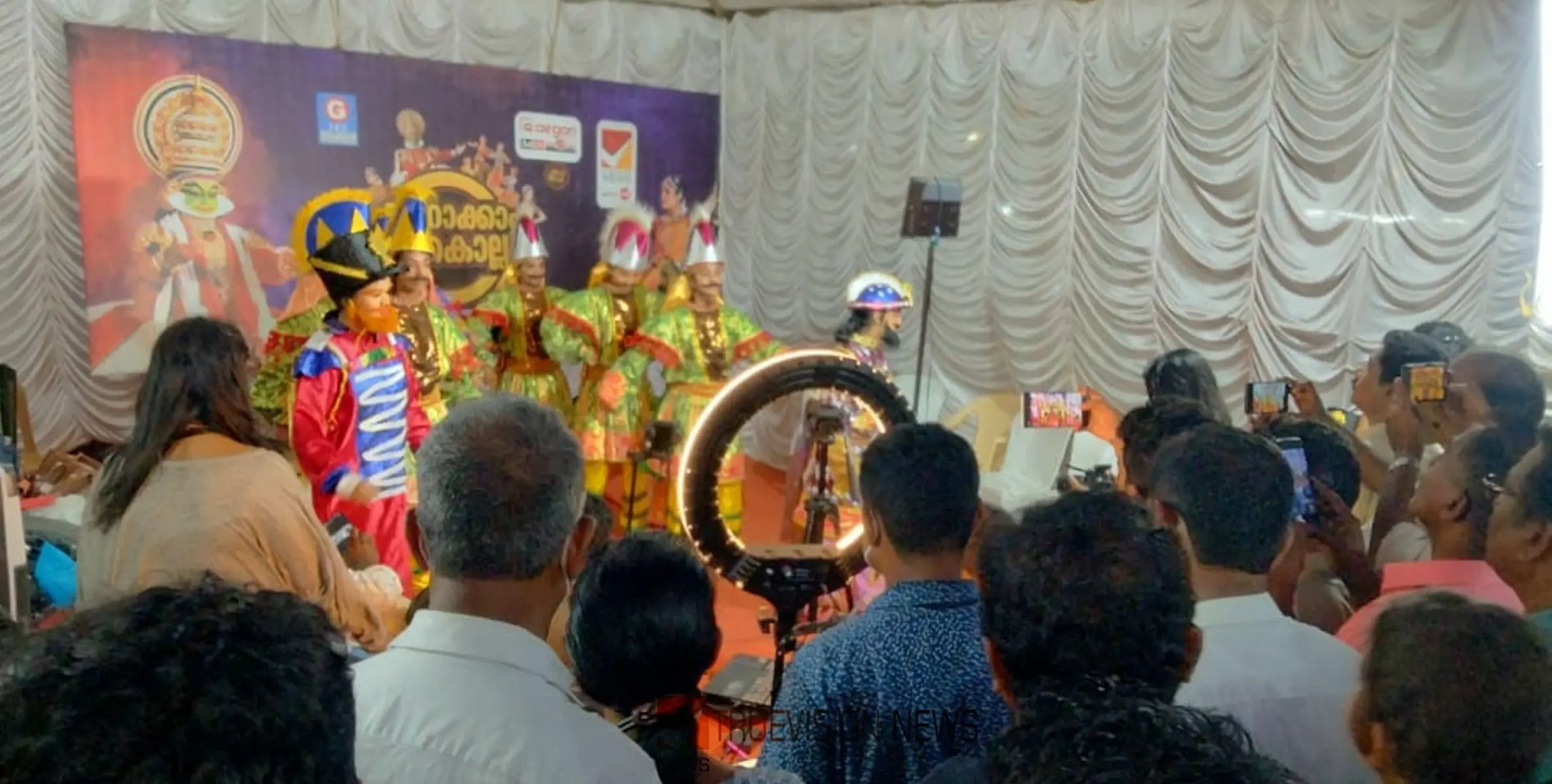 #keralaschoolkalolsavam2024 |  മത്സരം എവിടെ നടന്നാലും ആൾക്കൂട്ടം മീഡിയ സ്റ്റാളിനുമുന്നിൽ 