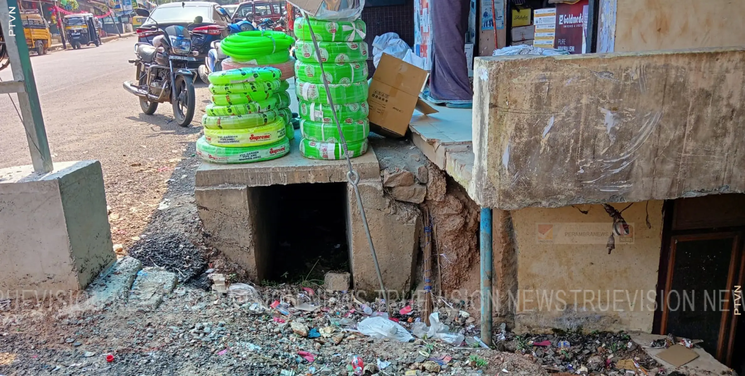 പന്തിരിക്കരയില്‍ ഓവുചാല്‍ നിര്‍മ്മാണം പാതിവഴിയില്‍ നിലച്ചു