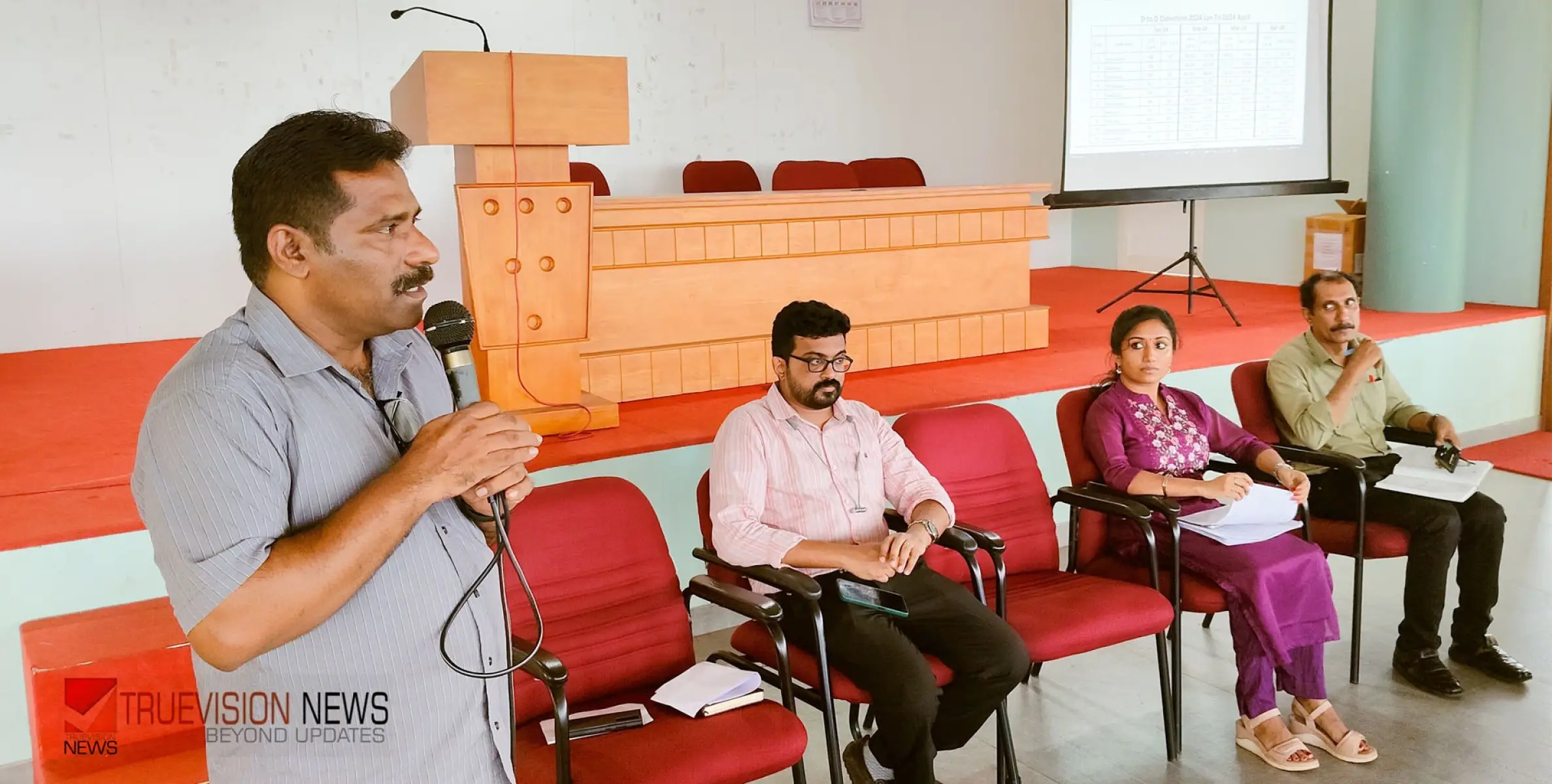 #meeting  | മഴക്കാല പൂർവ്വ ശുചീകരണം: ജില്ലാ തല അവലോകന യോഗം ചേർന്നു