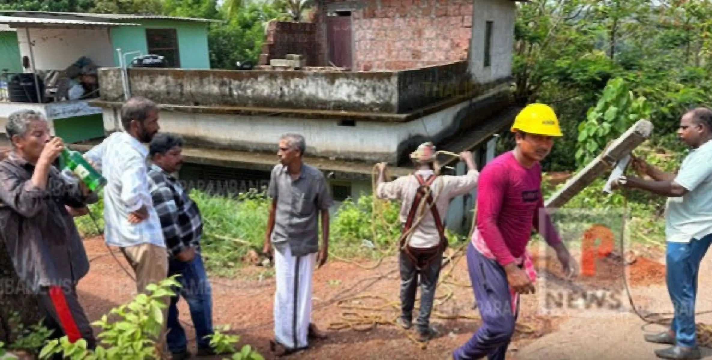 അപകടാവസ്ഥയിലായ ഇലക്ട്രിക് പോസ്റ്റ് വാർഡ് കൗൺസിലറുടെ ഇടപെടലിലൂടെ പുനസ്ഥാപിച്ചു