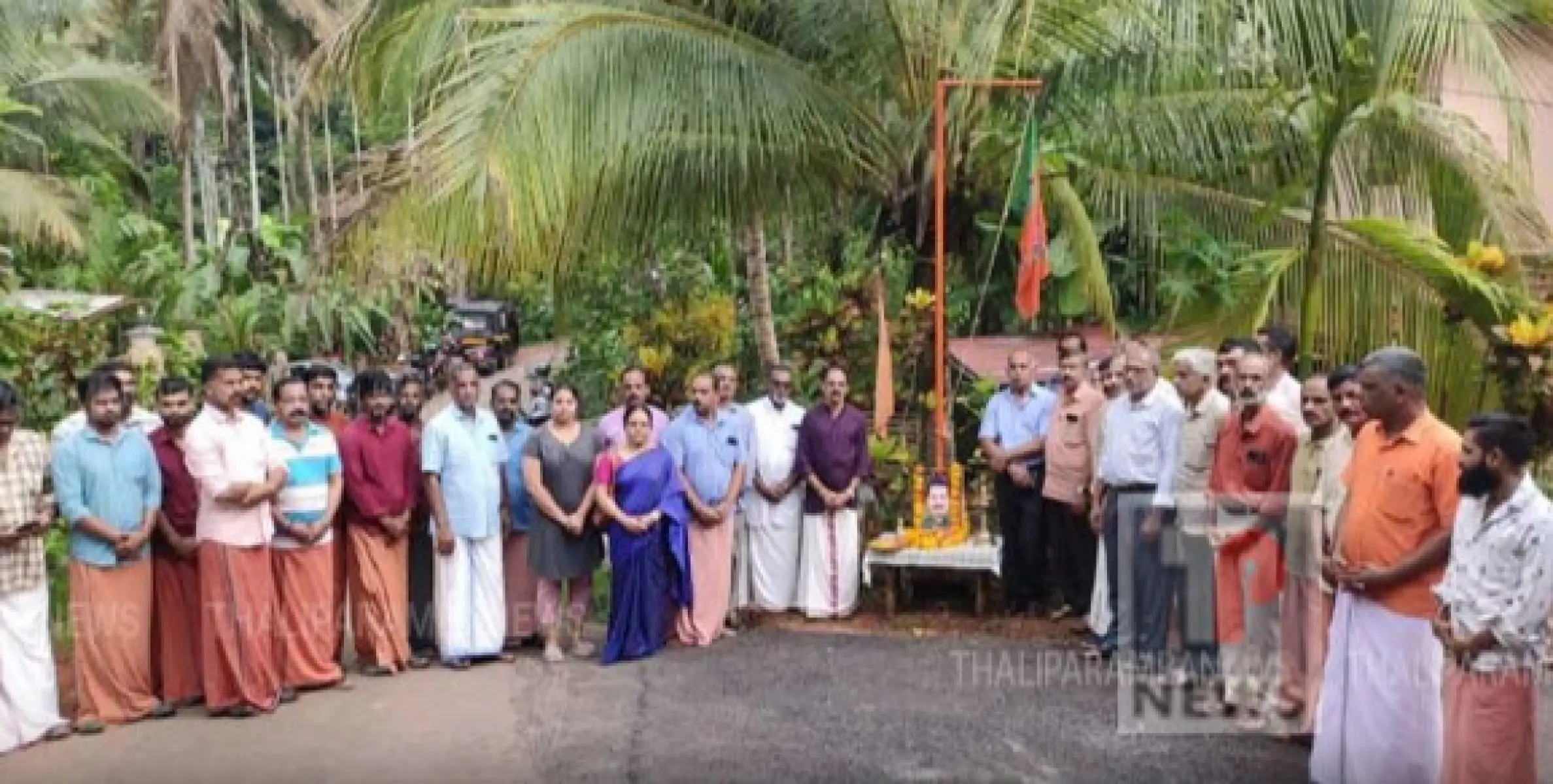 ദിവാകരൻ മുണ്ടേരി അനുസ്മരണവും പുഷ്‌പ്പാർച്ചനയും സംഘടിപ്പിച്ചു, ഗ്രന്ഥശാലയുടെ കുറ്റിയടിക്കൽ കർമ്മവും നടന്നു