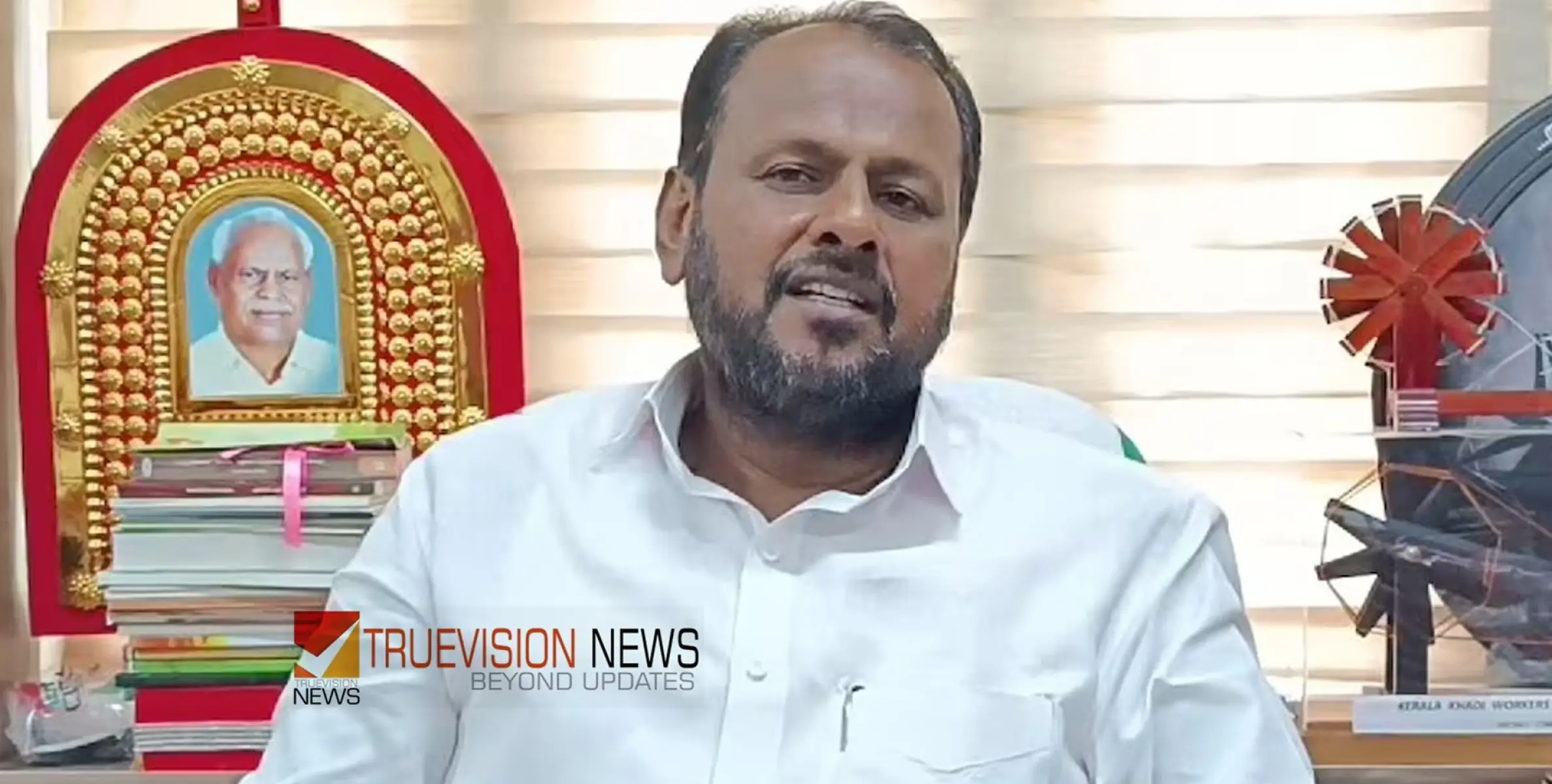 #dccconflict| തൃശ്ശൂര്‍ ഡിസിസി സംഘര്‍ഷം: ജോസ് വള്ളൂരിനോടും യുഡിഎഫ് ജില്ലാ ചെയര്‍മാൻ വിൻസന്റിനോടും രാജിവെക്കാൻ നിര്‍ദ്ദേശം