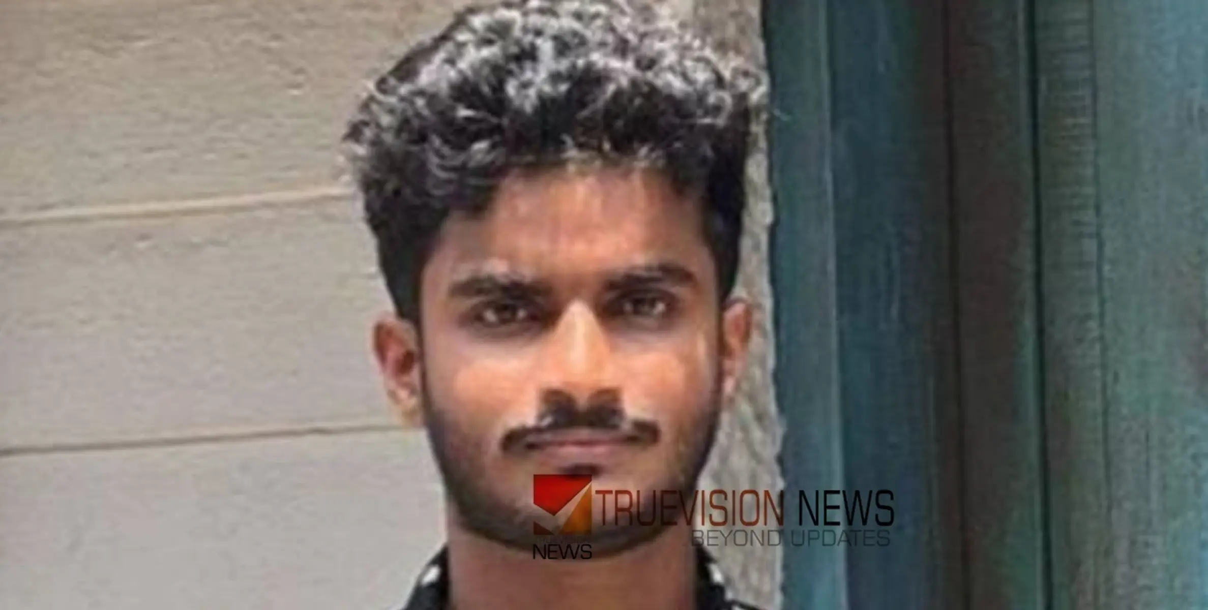 #Accident | ബസിനടിയിൽപ്പെട്ട് ബാക്ക് യാത്രക്കാരൻ മരിച്ചു; അപകടം കാറിനെ ഓവർടേക്ക് ചെയ്യുന്നതിനിടെ 