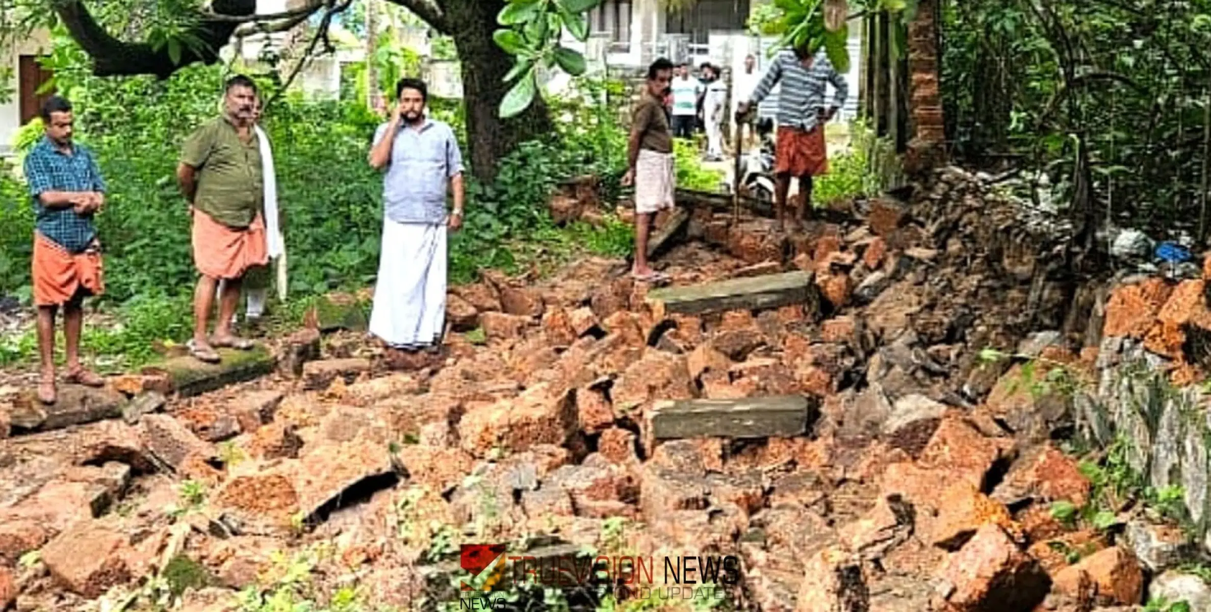 #Wellfall | അണ്ടികമ്പനി ചുറ്റുമതിൽ പൊളിഞ്ഞ് വീണു; ഒഴിവായത് വൻ അപകടം