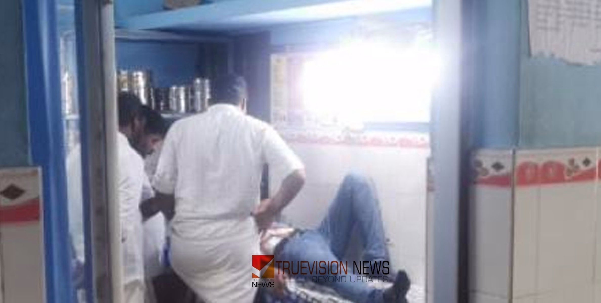 #clash | സംഘർഷവും കത്തിക്കുത്തും; പേരോട് സംഘർഷത്തിൽ നാലുപേർക്ക് പരിക്ക്
