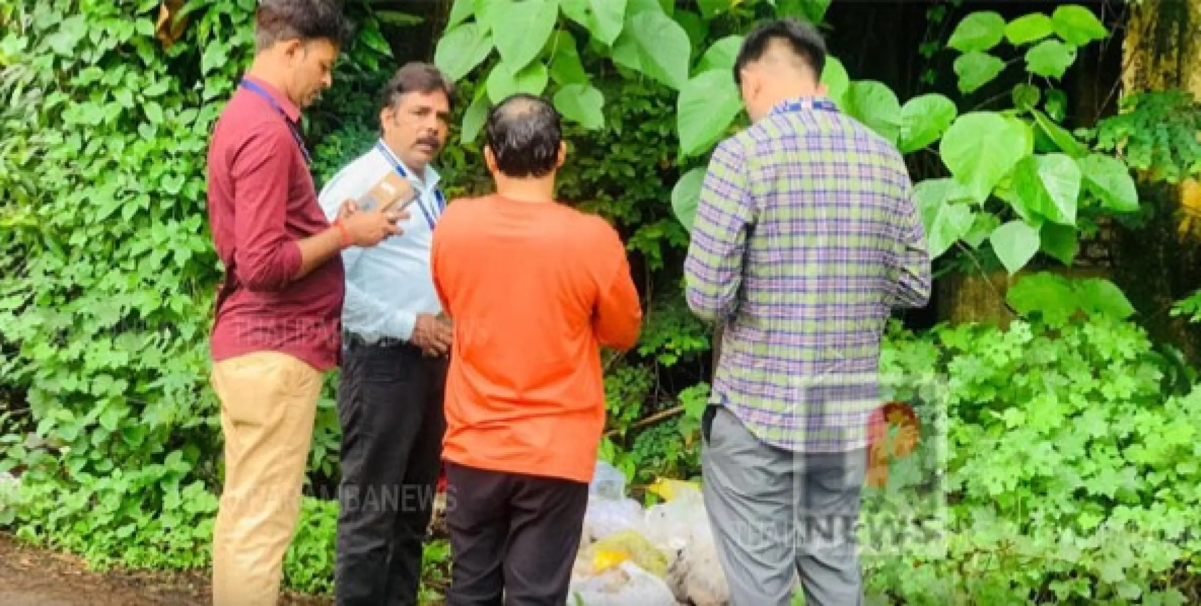 പാപ്പിനിശേരിയിൽ എൻഫോഴ്സ്മെൻ്റ് സ്ക്വാഡിൻറെ മിന്നൽ പരിശോധനയിൽ വിവിധ സ്ഥാപനങ്ങൾക്ക് പിഴ