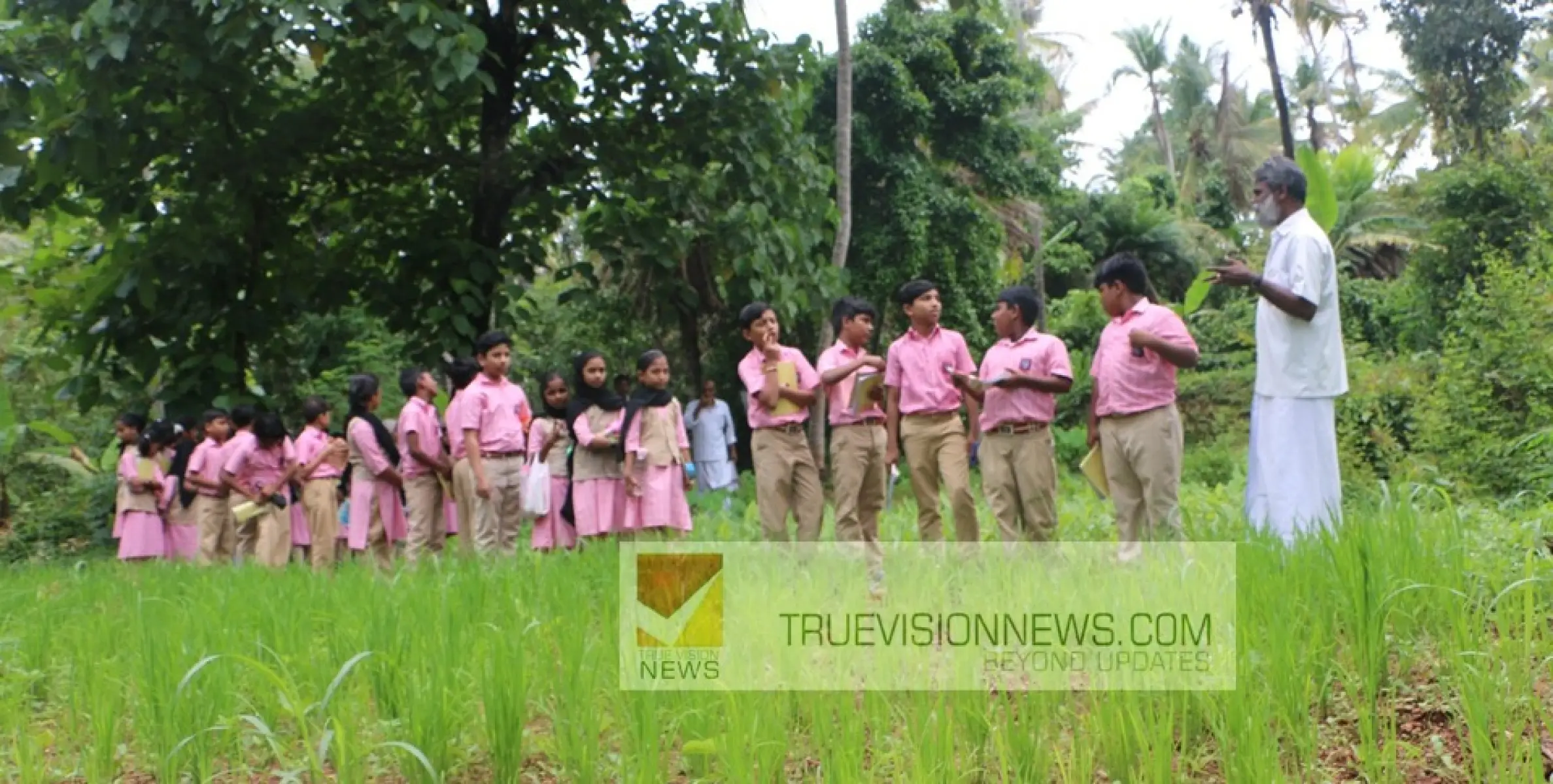 പഠനപ്രവർത്തനത്തിൻ്റെ ഭാഗമായി  പന്ന്യന്നൂർ തണൽ ചാരിറ്റബിൾ ട്രസ്റ്റിൻ്റെ  കൃഷിയിടങ്ങൾ സന്ദർശിച്ച്  പാനൂർ യൂ പി സ്കൂൾ വിദ്യാർത്ഥികൾ