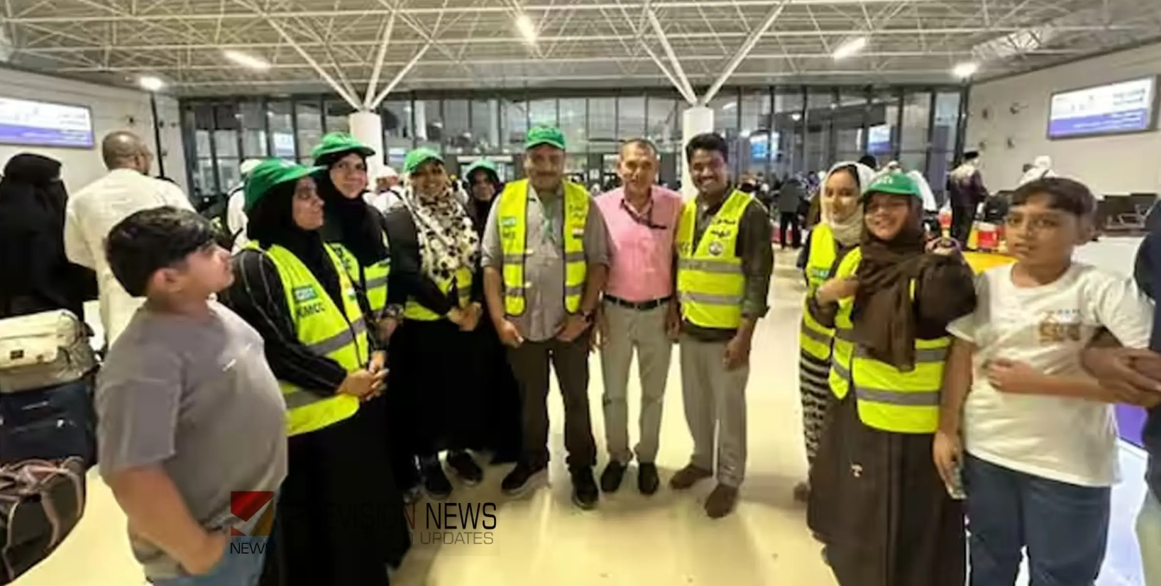 #Hajjpilgrims | ഇന്ത്യയിൽ നിന്നുള്ള ഹജ്ജ് തീർഥാടകരുടെ ആദ്യ സംഘം മടങ്ങി 