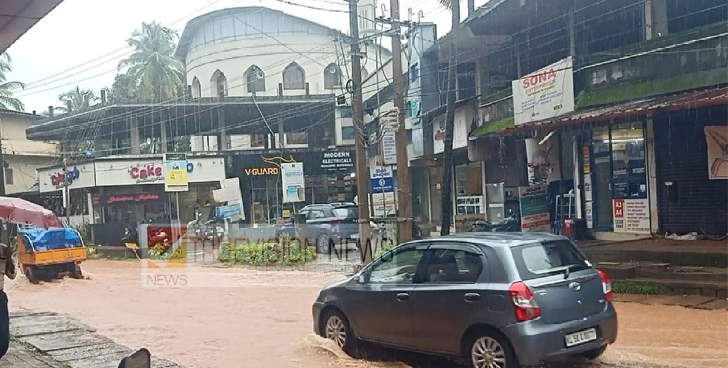 കനത്ത മഴ ;  കടവത്തൂർ, പാലത്തായി പ്രദേശങ്ങളിൽ  വെള്ളക്കെട്ട്.