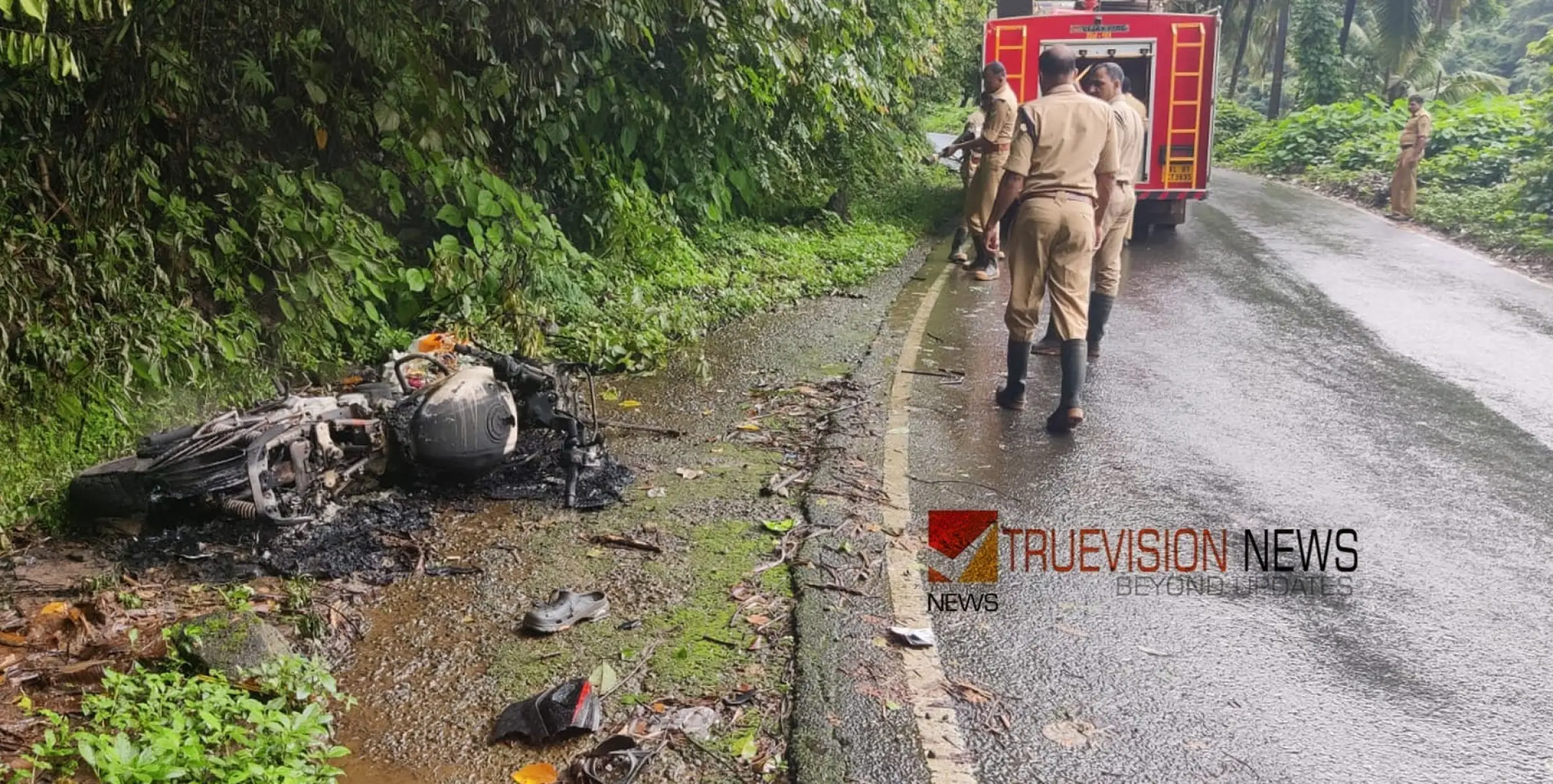 #accident | കുറ്റ്യാടി ചുരത്തിൽ കാറും ബൈക്കും കൂട്ടിയിടിച്ച് അപകടം; യുവാവിന് ഗുരുതര പരിക്ക് 