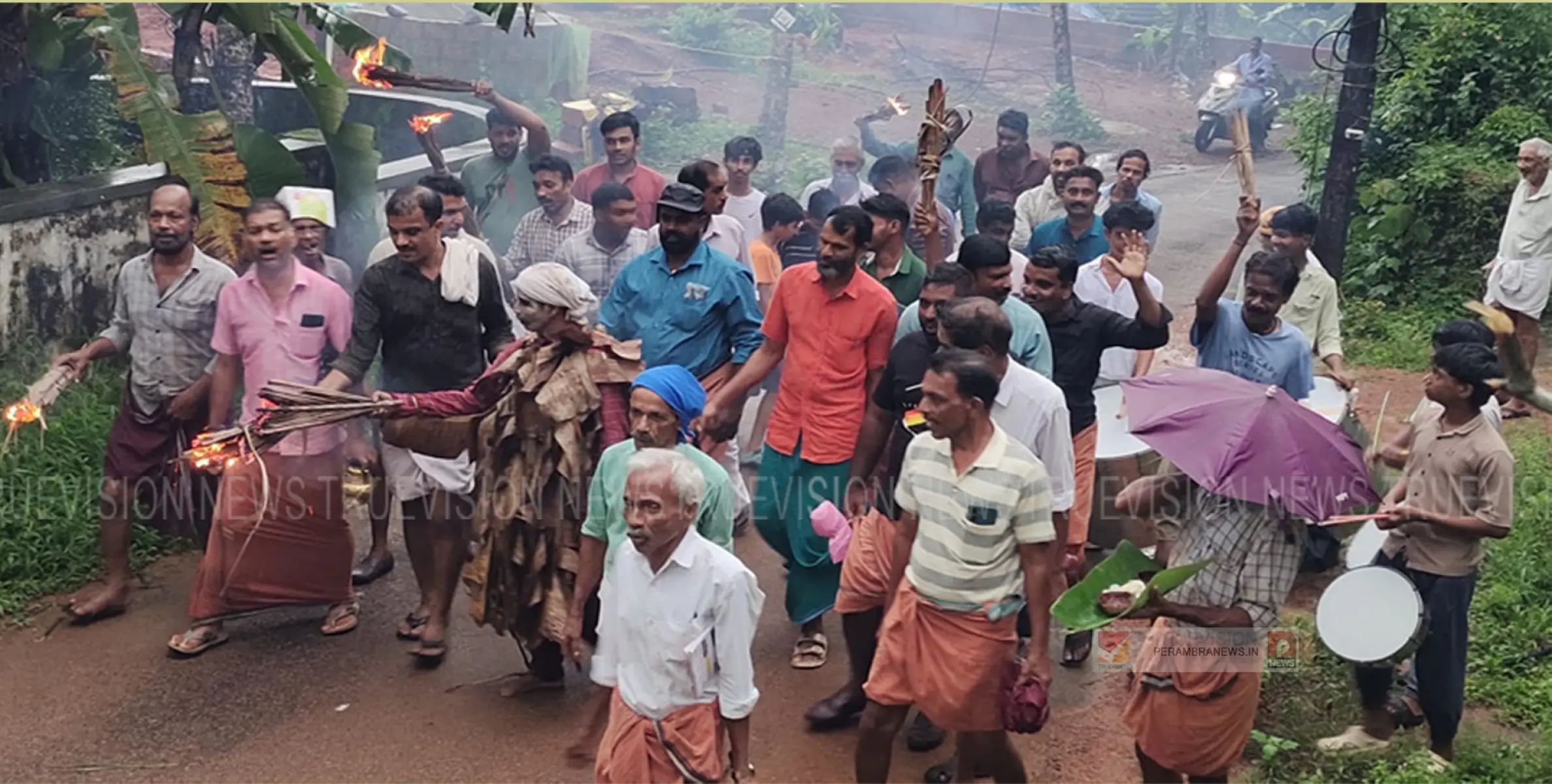 കലിയനെ വരവേറ്റ് മൂട്ടപ്പറമ്പ് നിവാസികള്‍ 