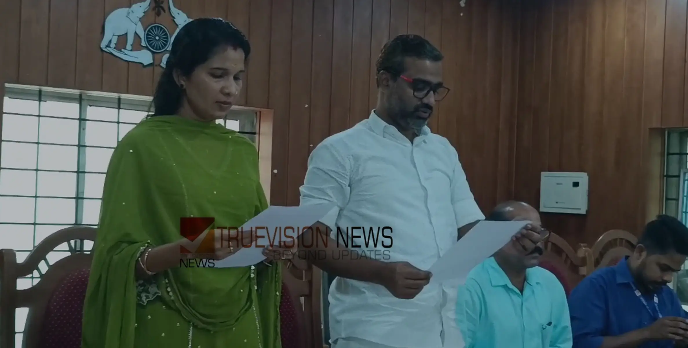 #AkhilaMaryat | അംഗീകരിക്കില്ല ബഹിഷ്ക്കരിച്ചു; അഖിലയുടെ സത്യപ്രതിജ്ഞ ഇടതുപക്ഷം ബഹിഷ്ക്കരിച്ചു 