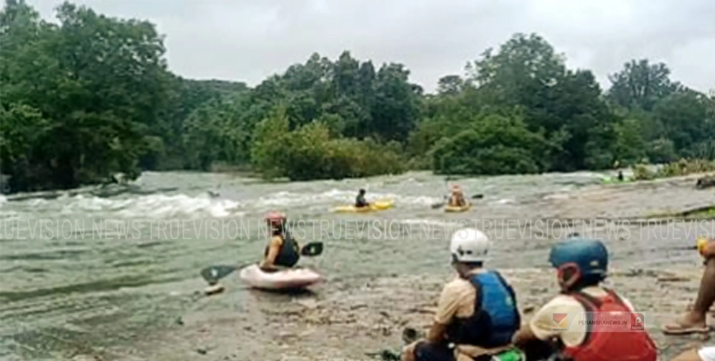 മലബാര്‍ റിവര്‍ ഫെസ്റ്റിന്റെ കയാക്കിംഗ് മത്സരങ്ങള്‍ക്ക് ചക്കിട്ടപ്പാറയിലെ മീന്‍തുള്ളി പാറയില്‍ തുടക്കമായി 