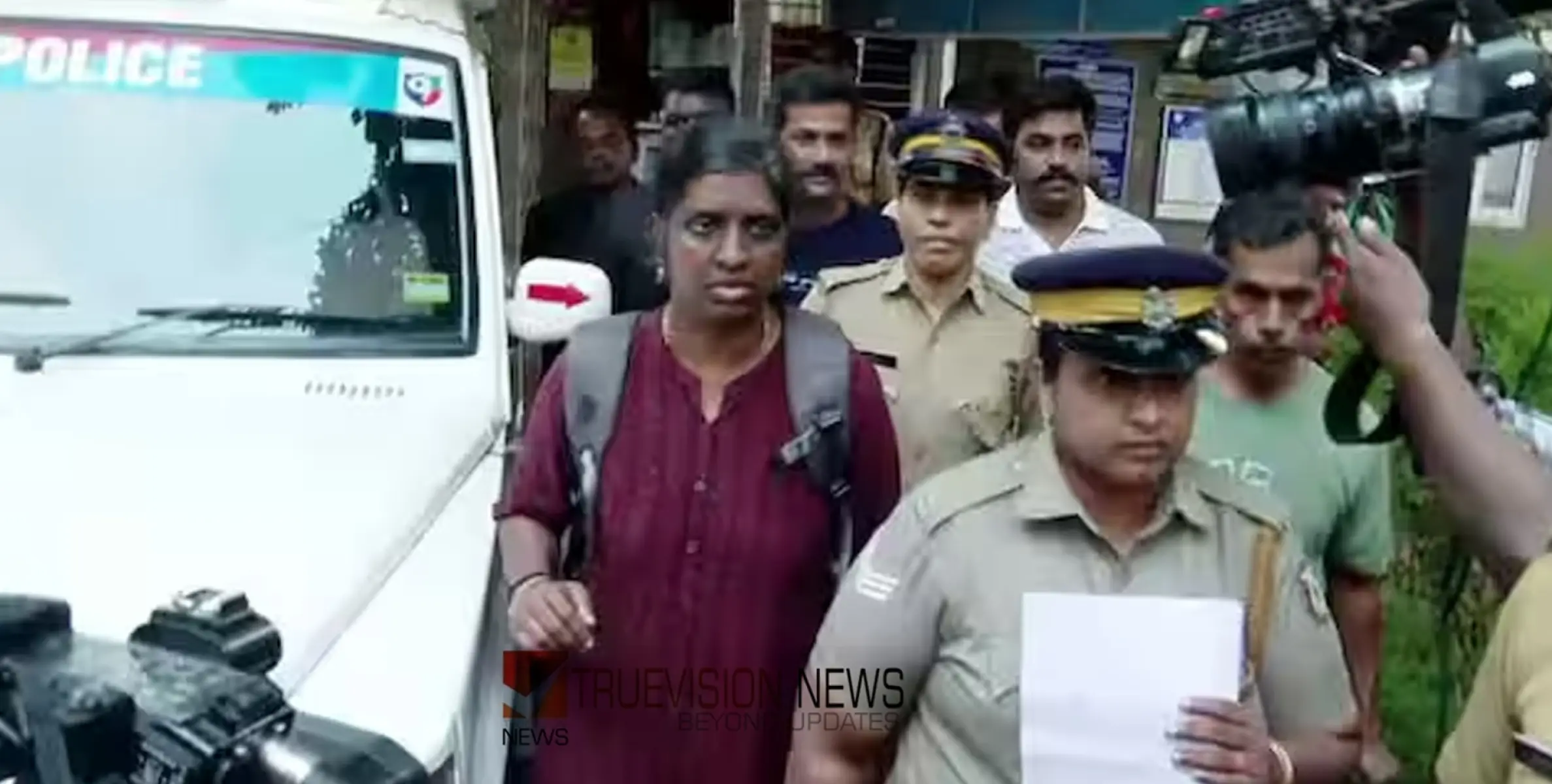 #fraudcase | മണപ്പുറം തട്ടിപ്പ് കേസ്; മുഖ്യപ്രതി ധന്യ മോഹൻ പൊലീസ് സ്റ്റേഷനിൽ കീഴടങ്ങി 