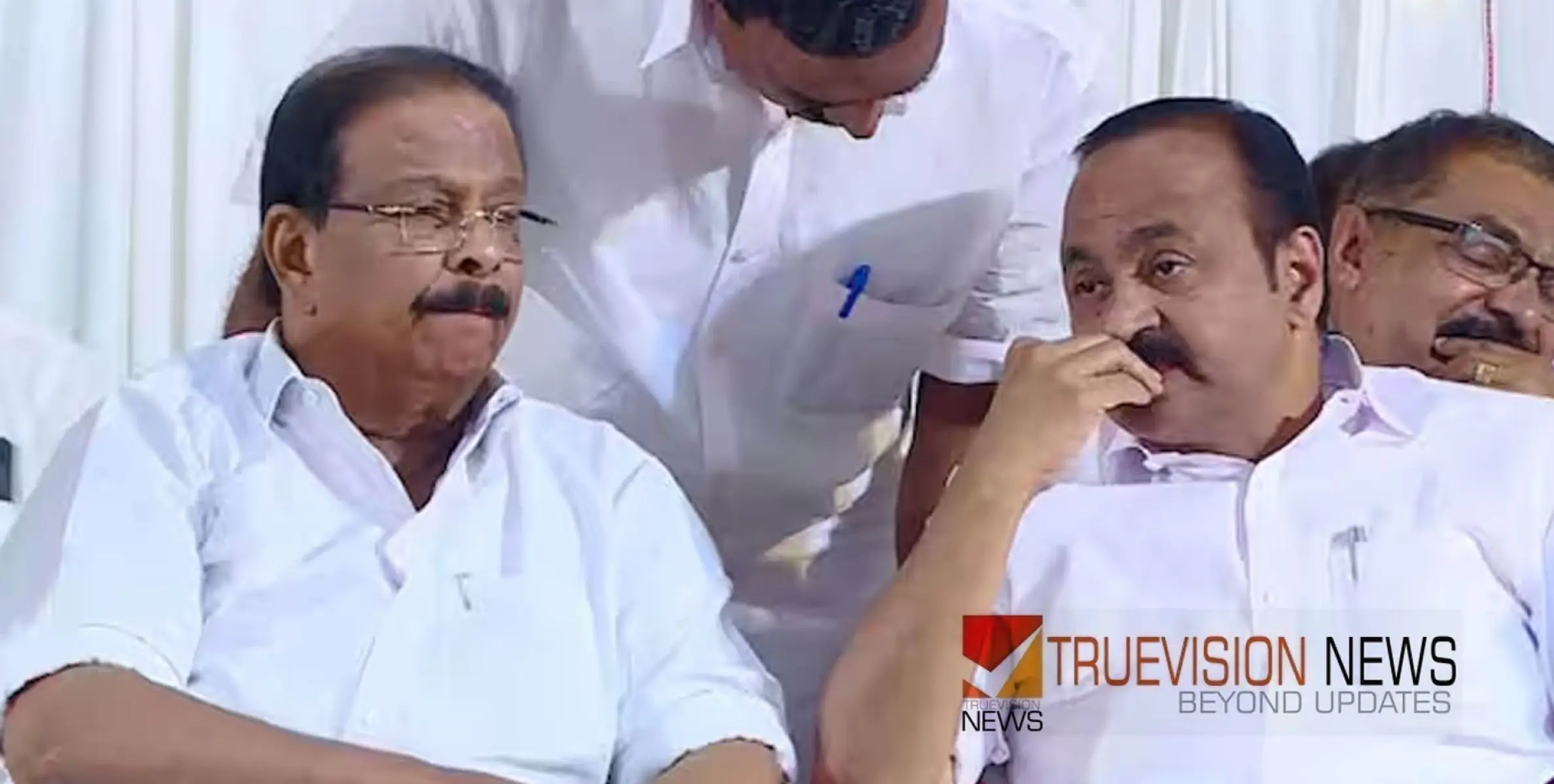 #vdsatheesan | തന്നെ അവഹേളിക്കുന്നുവെന്ന് സുധാകരൻ, മിഷൻ 25 അട്ടിമറിക്കുന്നുവെന്ന് സതീശൻ: എഐസിസിക്ക് മുന്നിൽ പരാതി