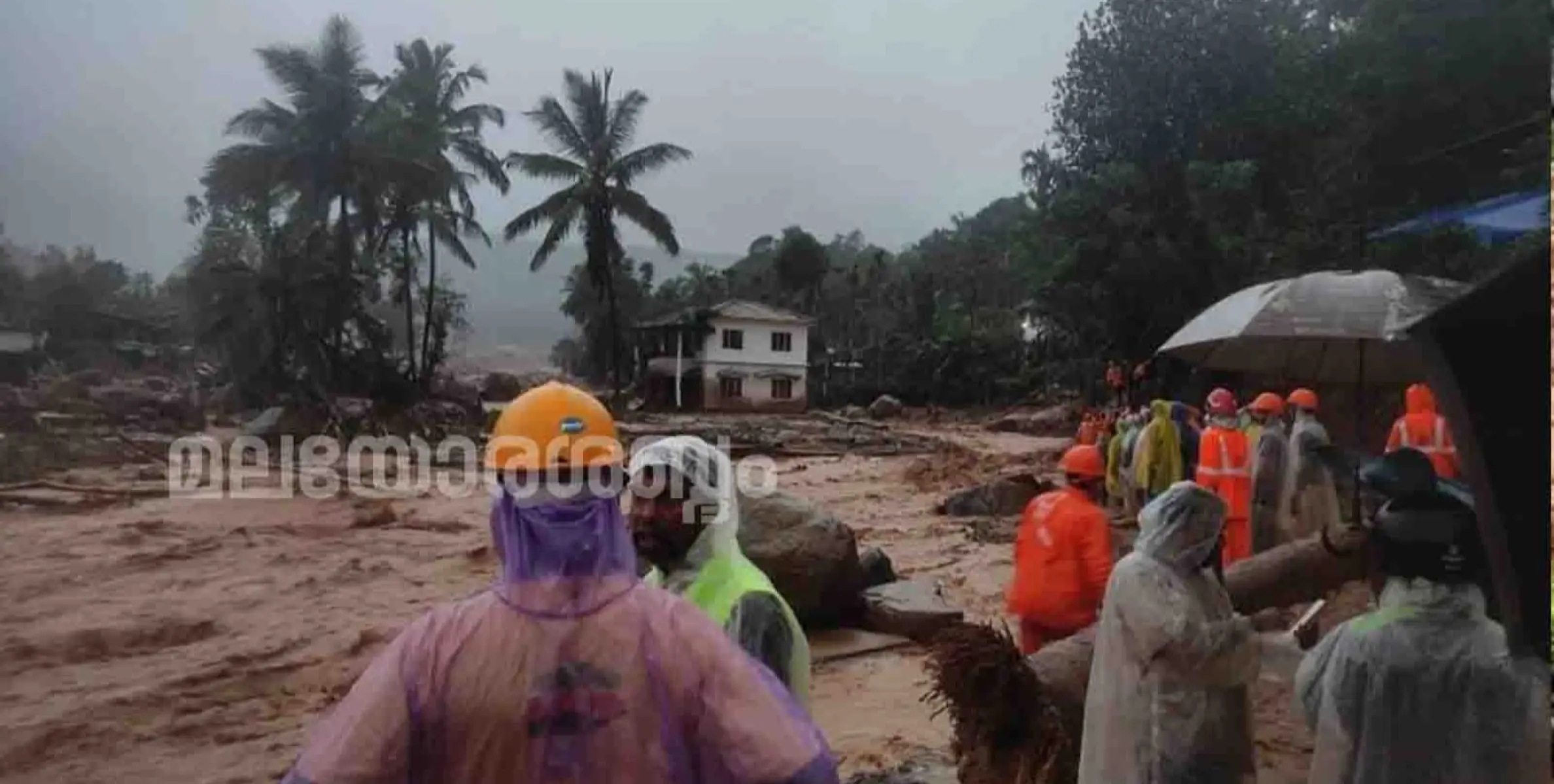 വയനാട് ദുരന്തം: 42 മരണങ്ങൾ; നിരവധി പേരെ കാണാനില്ല 