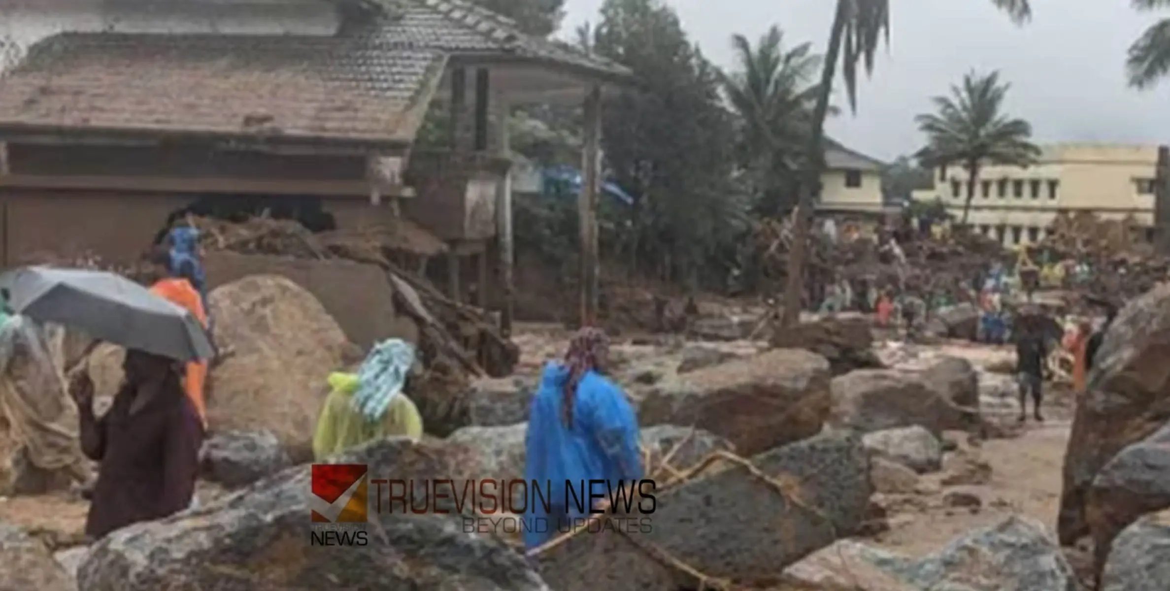 #wayanadmudflow | ‘റിസോർട്ടിൽ കുടുങ്ങി 100ലധികം പേർ, മണ്ണിടിച്ചിലിന് സാധ്യത; മുണ്ടക്കൈയിൽ അവശേഷിക്കുന്നത് 10 വീടുകൾ മാത്രം’