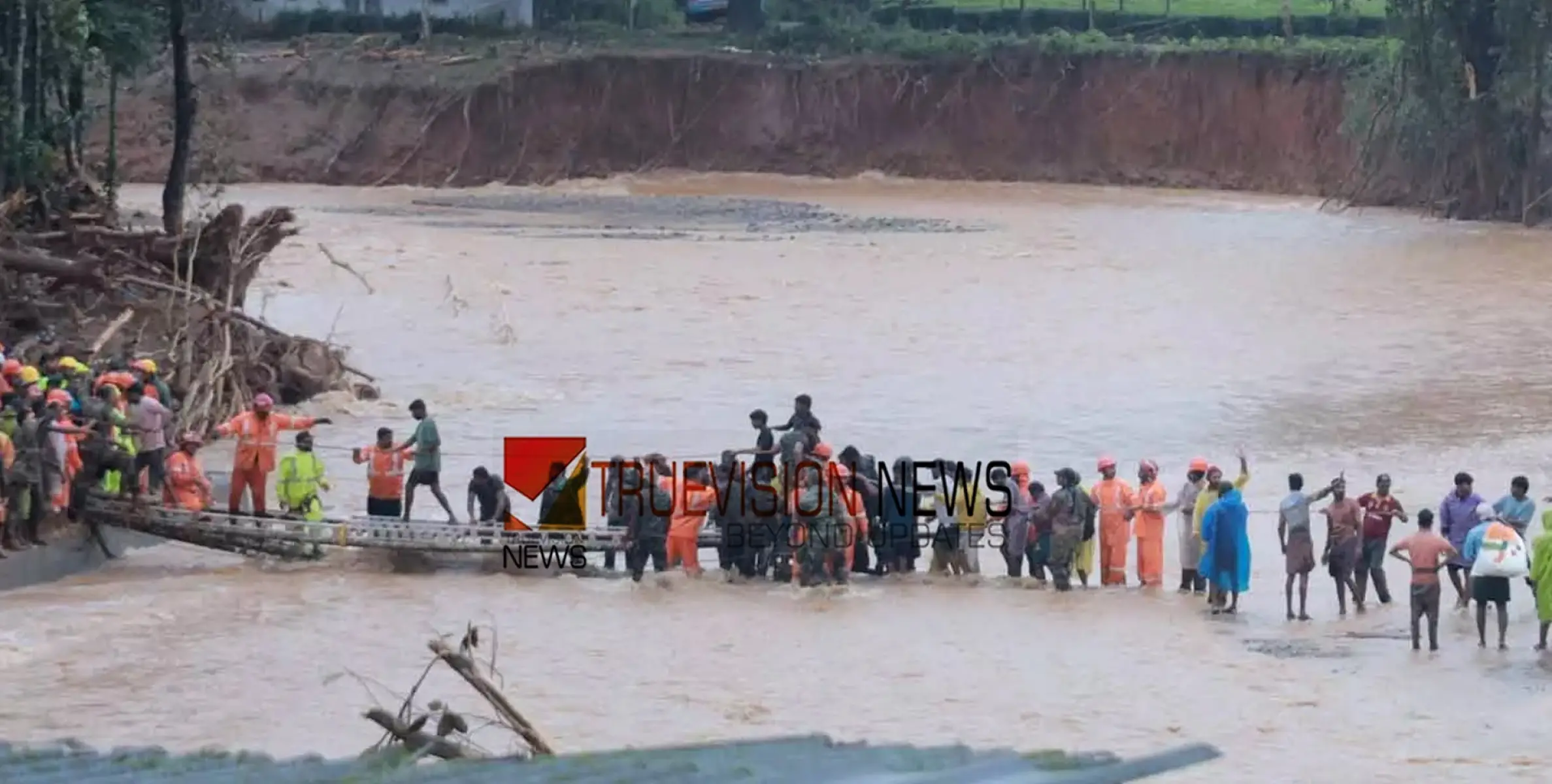 #wayanadMudflow |  കല്ലും മരങ്ങളുമെല്ലാം വന്നടിഞ്ഞത് അട്ടമലയിൽ; നാല് വീടുകളിൽനിന്നായി 26 മൃതദേഹം കണ്ടെത്തി