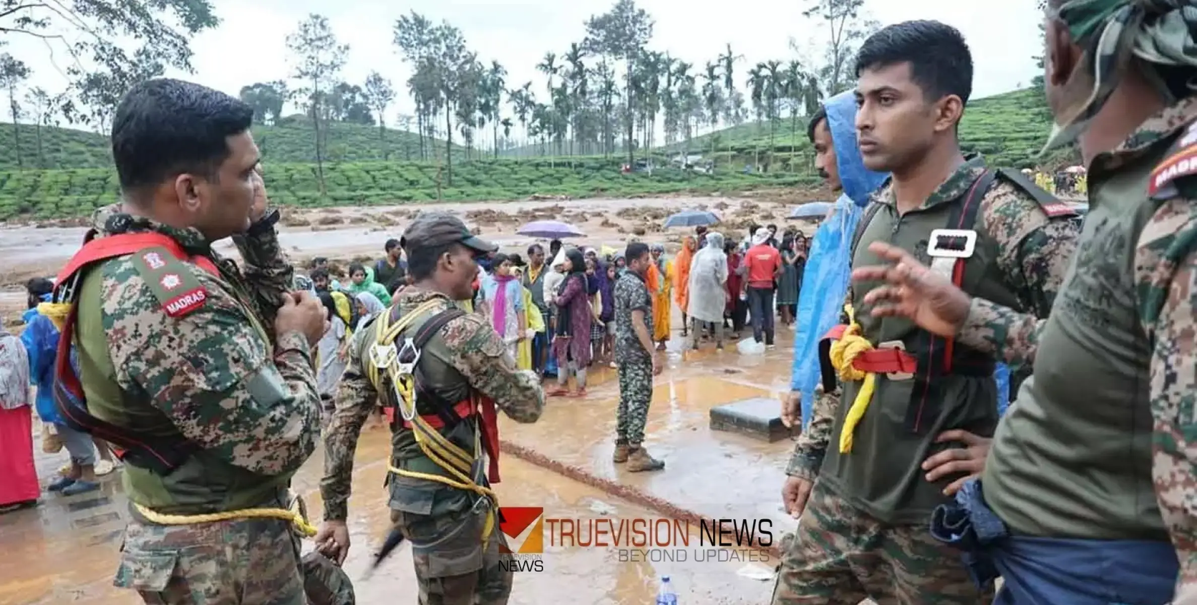 #WayanadMudflow | 'ഒറ്റപ്പെട്ട വീടിന് മുകളിൽ കുടുങ്ങി, താഴെ പിതാവ് മരിച്ചുകിടക്കുന്നു'; സുഹൈലിനെ രക്ഷപ്പെടുത്തി ഫയർ ഫോഴ്‌സ് 