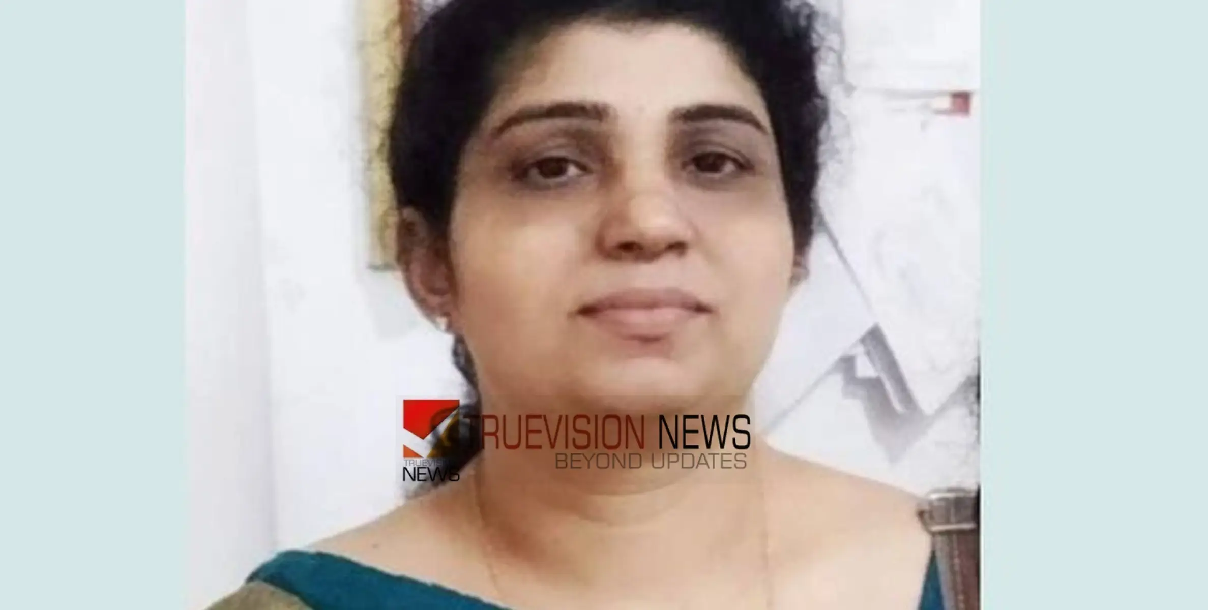 #Suicide  |   ഇളയ മകൾ മരിച്ചിട്ട് ഒരു വർഷം, വീട്ടിലൊരുക്കിയ ചിതയിൽ കത്തിക്കരിഞ്ഞ നിലയിൽ 52കാരിയുടെ മൃതദേഹം