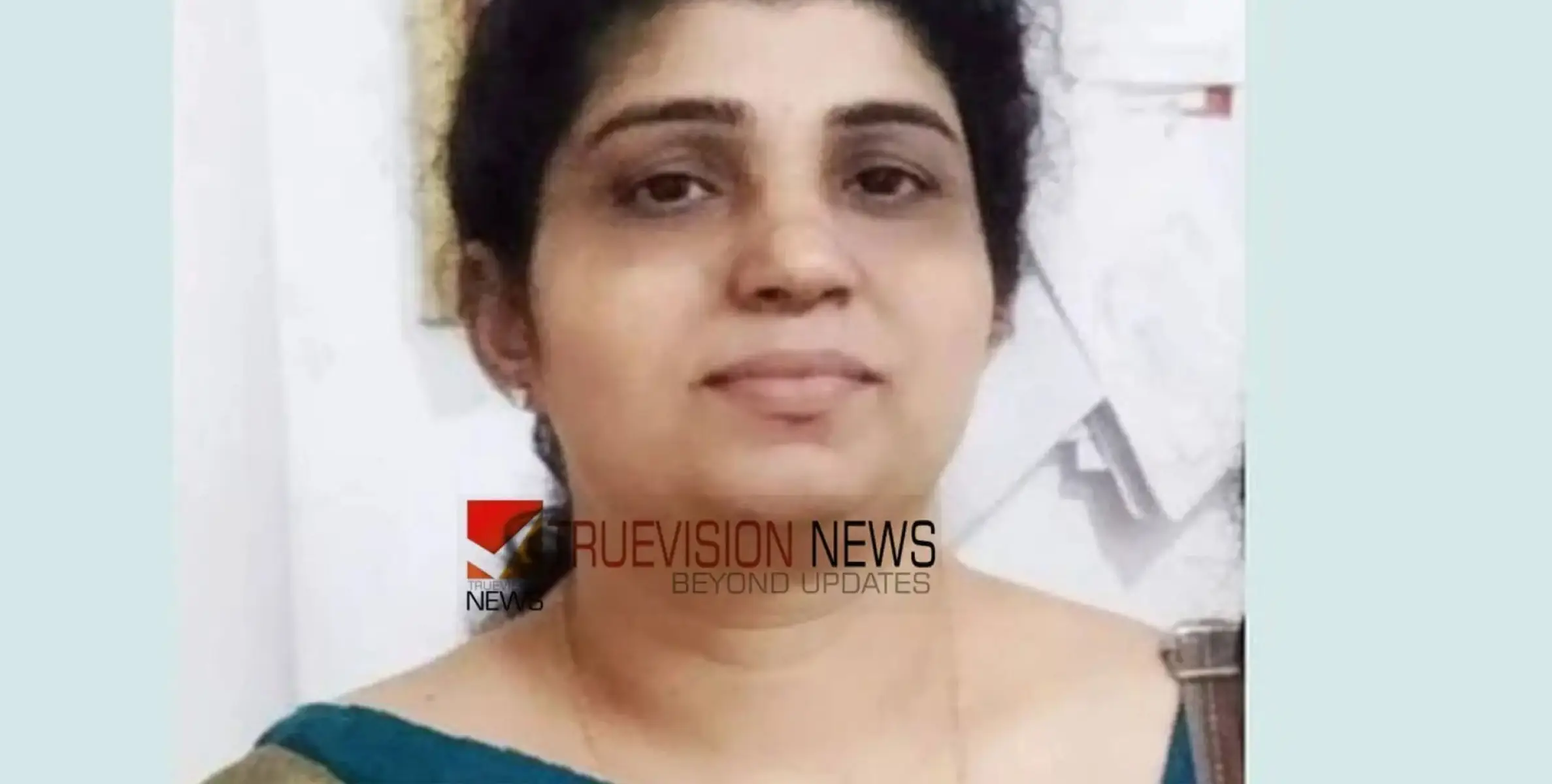 #Suicide | ഇളയ മകൾ മരിച്ചിട്ട് ഒരു വർഷം, വീട്ടിലൊരുക്കിയ ചിതയിൽ കത്തിക്കരിഞ്ഞ നിലയിൽ 52കാരിയുടെ മൃതദേഹം 