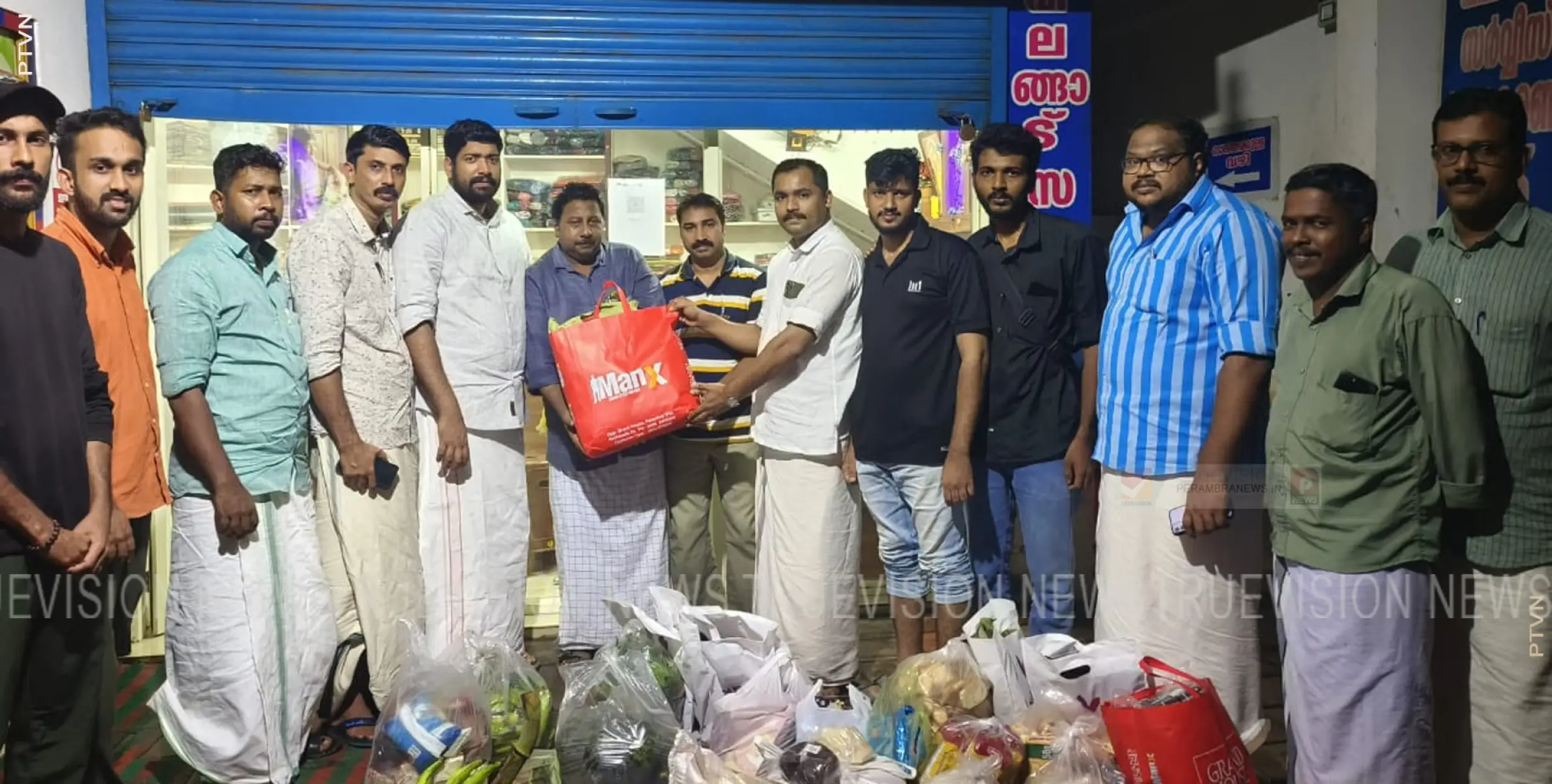ദുരിതാശ്വാസ ക്യാമ്പുകളില്‍ അടിയന്തിര സഹായവുമായി യൂത്ത് കോണ്‍ഗ്രസ് പ്രവര്‍ത്തകര്‍ 