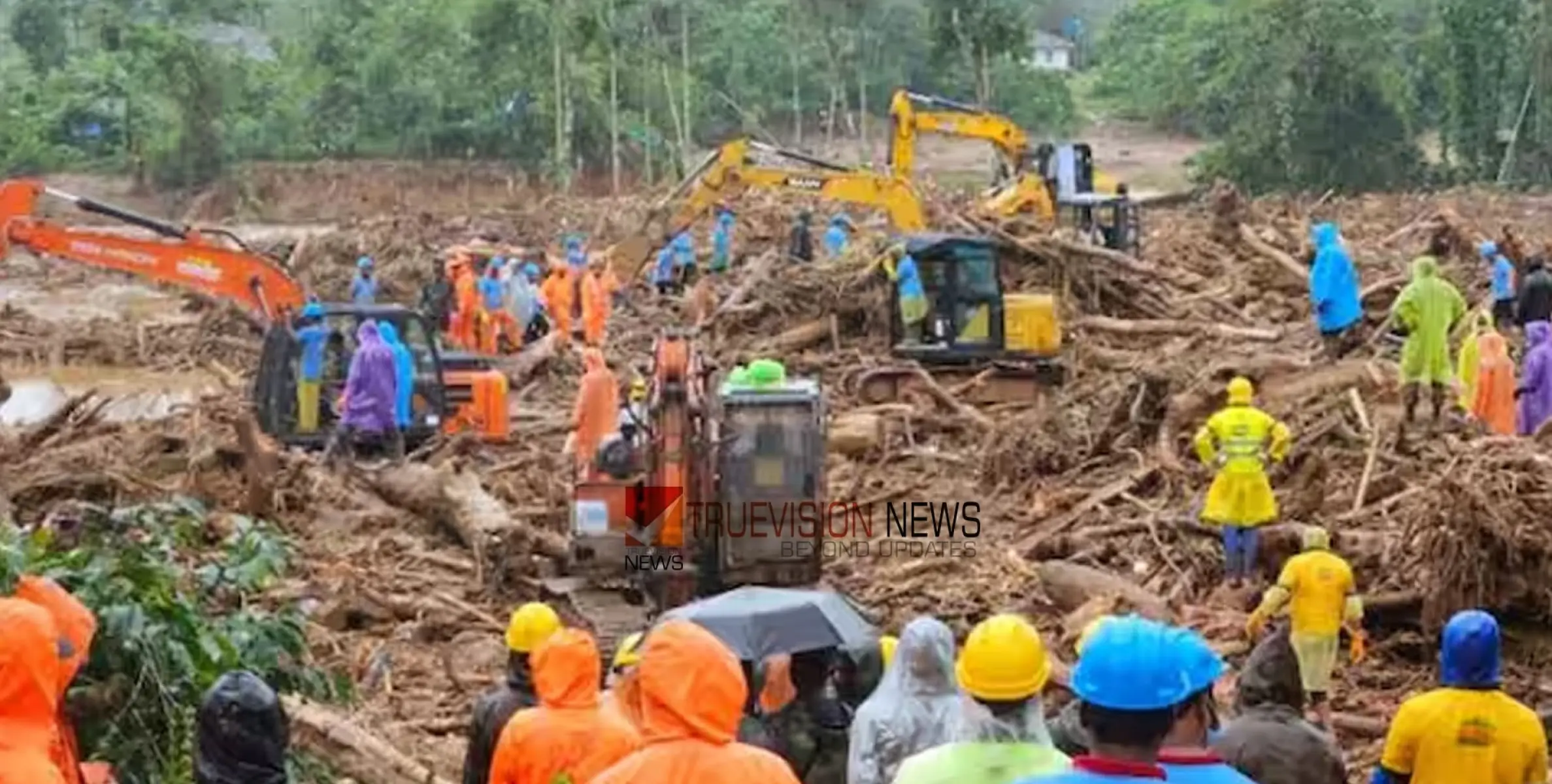 #wayanadandslide |  ദുരന്തമേഖലയിൽ രാത്രി അതിക്രമിച്ച് കടക്കുന്നവർക്കെതിരെ നടപടി, സുരക്ഷയ്ക്കായി പൊലീസ് സംഘം കാവൽ