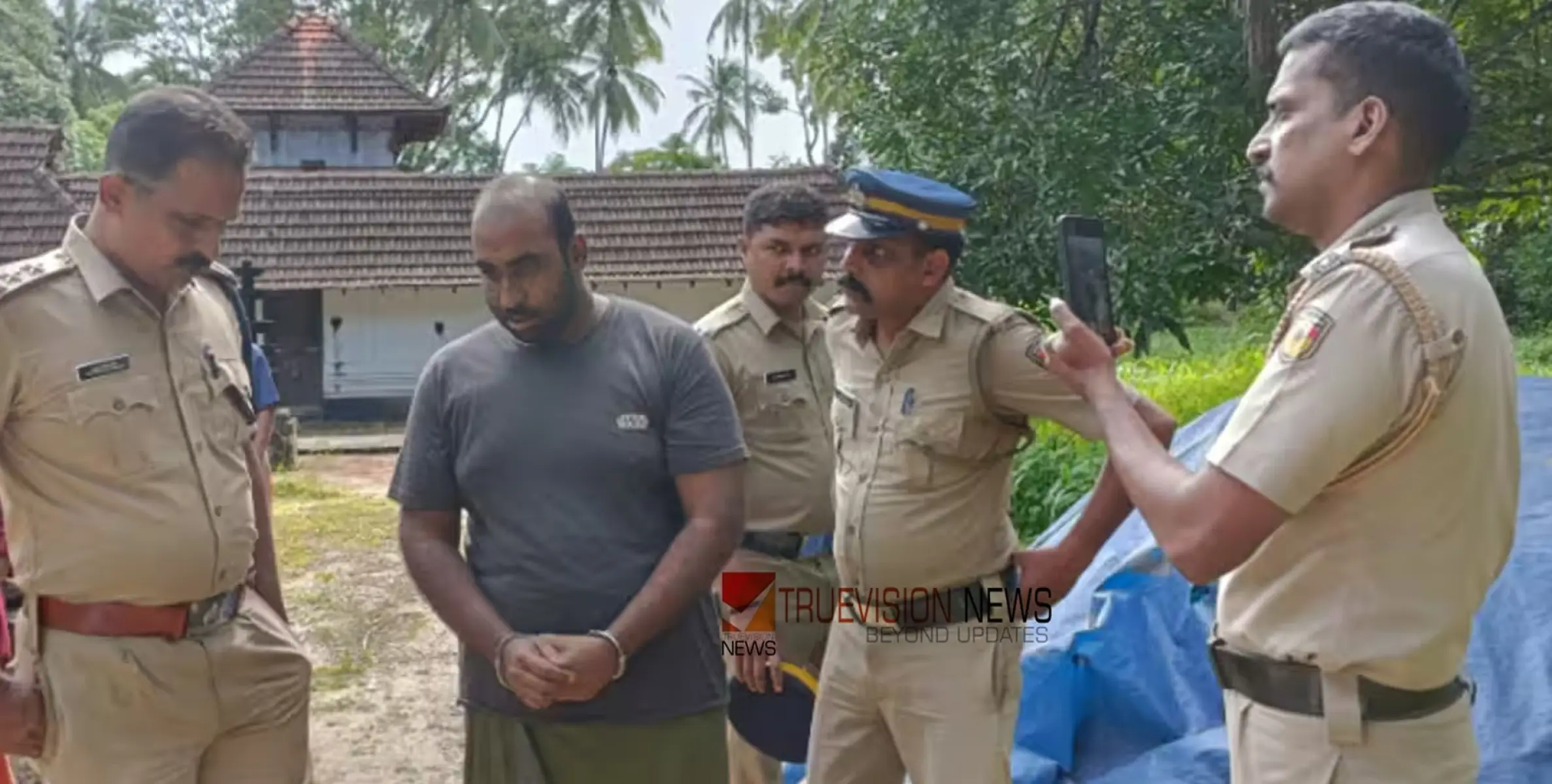 #arrested | ജയിലിൽ നിന്നിറങ്ങി സ്കൂട്ടർ മോഷ്ടിച്ചു, അതിൽ കറങ്ങി നടന്ന് അമ്പലങ്ങളിൽ കവർച്ച; പ്രതിയുമായി തെളിവെടുപ്പ്