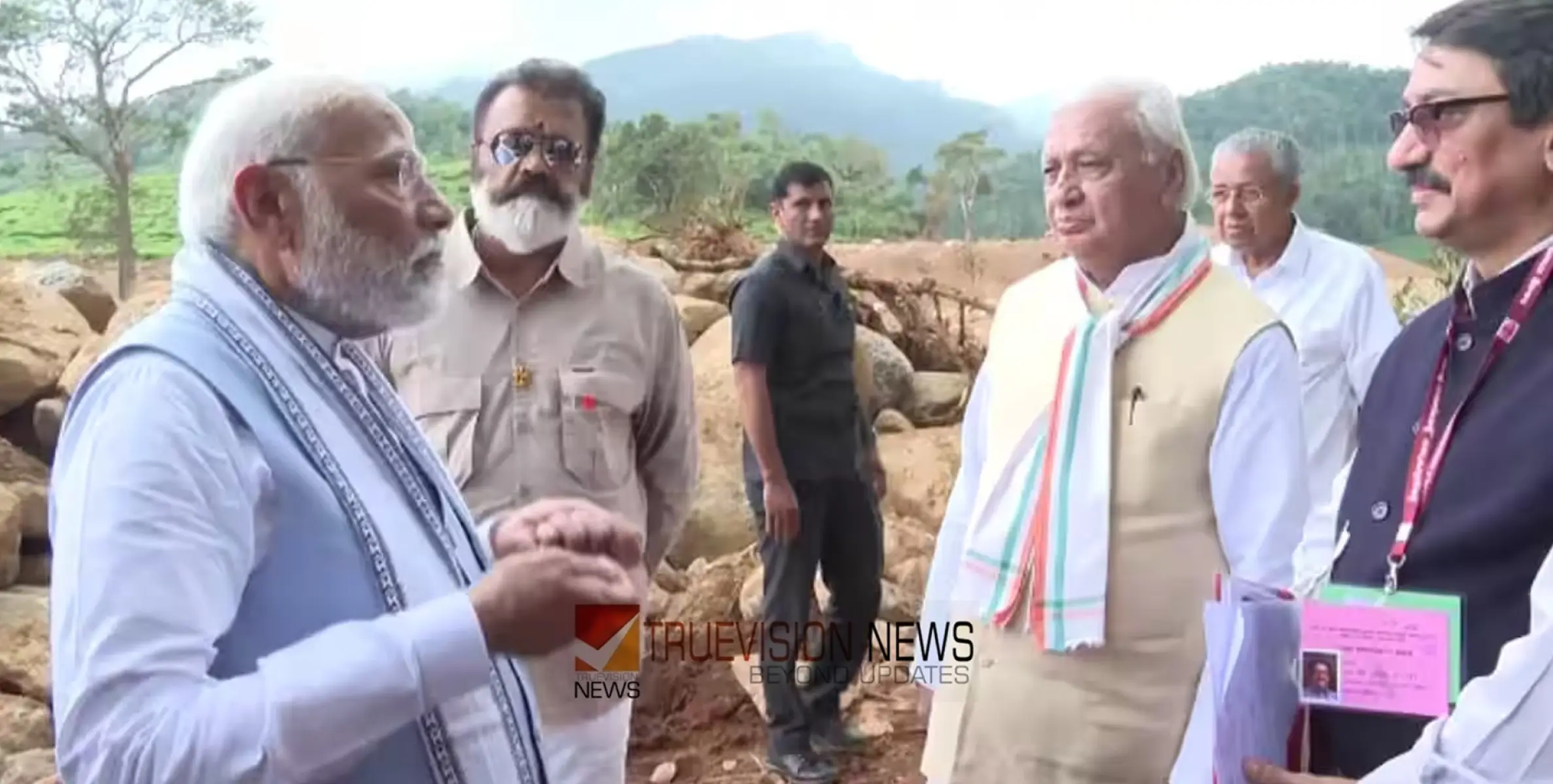 #WayanadLandslide | ഉരുളെടുത്ത മണ്ണിൽ പ്രധാനമന്ത്രി; ആദ്യ സന്ദര്‍ശനം വെള്ളാര്‍മല സ്കൂള്‍ റോഡിൽ 