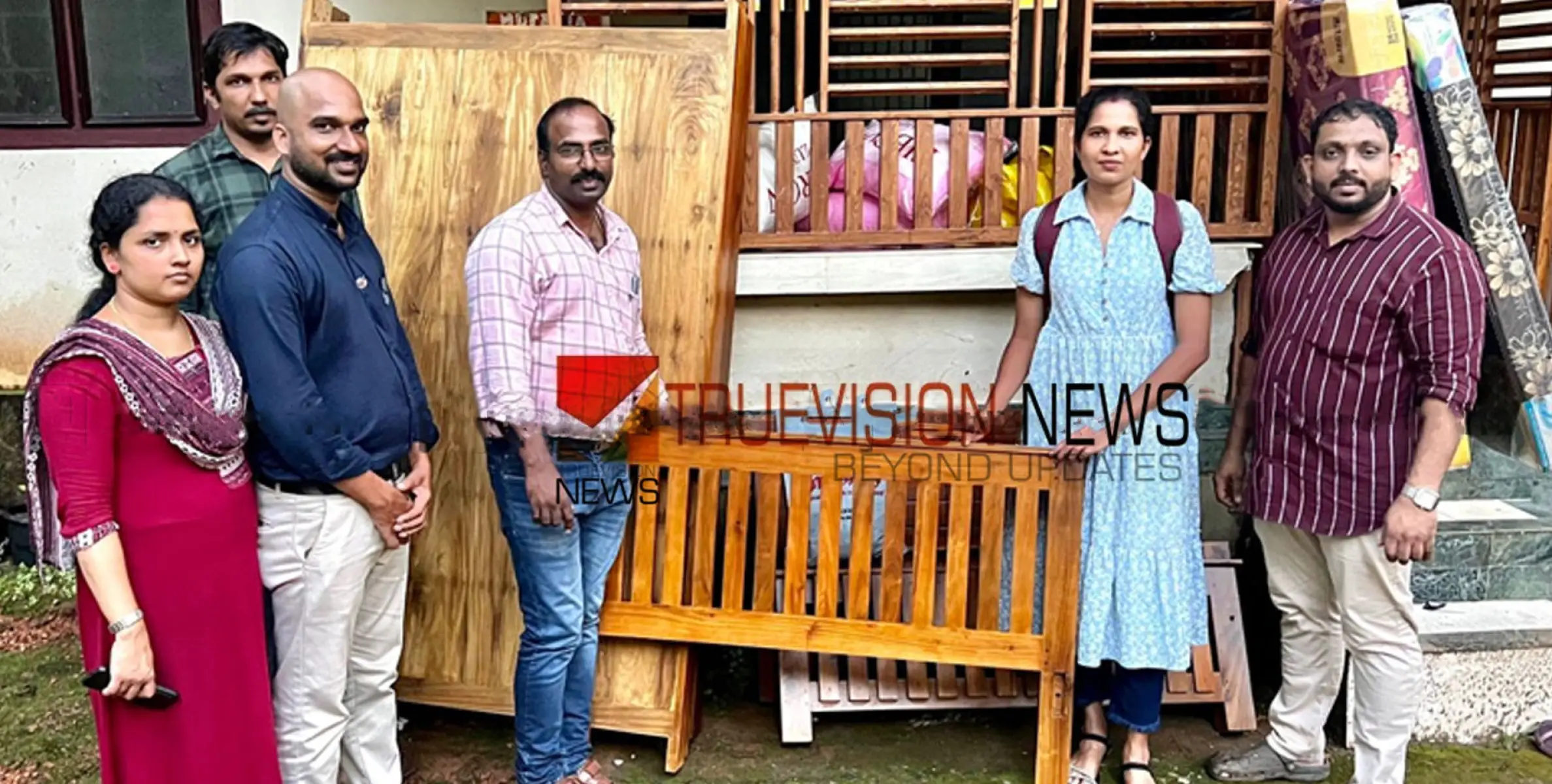 #vilangadlandslide |  കൈത്താങ്ങായി; വിലങ്ങാട് ഉരുൾ പൊട്ടൽ ദുരിത ബാധിതർക്ക് ഫർണിച്ചറുകൾ കൈമാറി