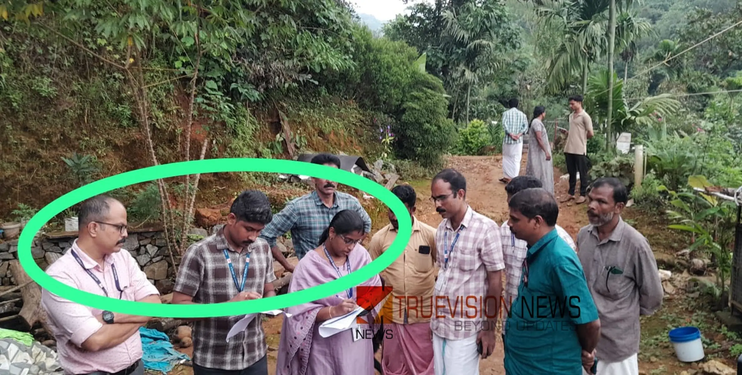 #vilangadlandslide | റവന്യൂമന്ത്രിയുടെ നിർദ്ദേശം പാലിച്ചില്ല; വിലങ്ങാട് വിദഗ്ധസംഘം എത്തിയില്ല, വൈകിയെത്തിയ ഉദ്യോഗ്യസ്ഥർ ആധാർ വാങ്ങി മടങ്ങി 