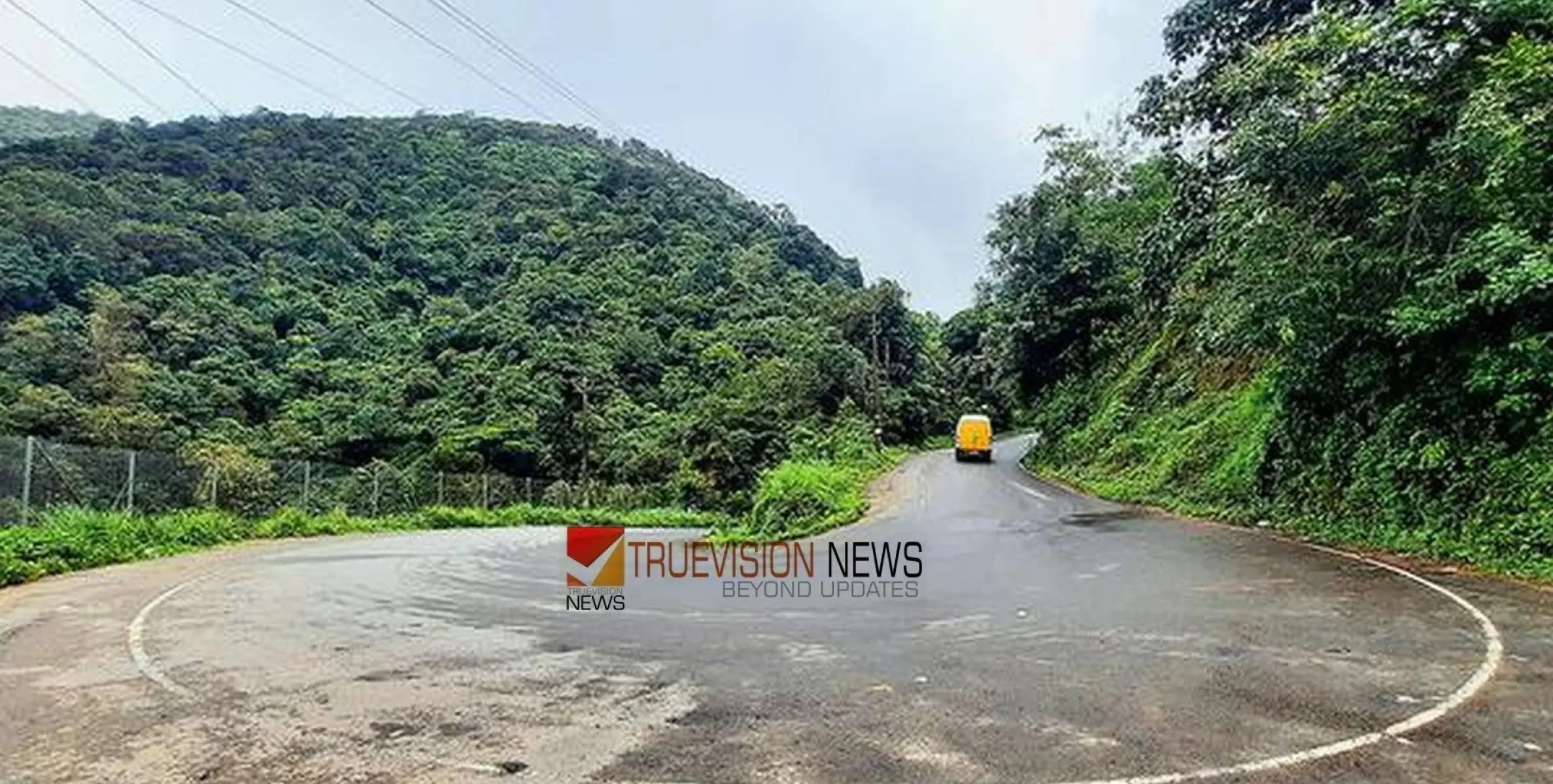 #Landslide |  കുറ്റ്യാടി ചുരത്തിൽ പത്താം വളവ് റോഡിൽ വീണ്ടും മണ്ണിടിച്ചിൽ സാധ്യത