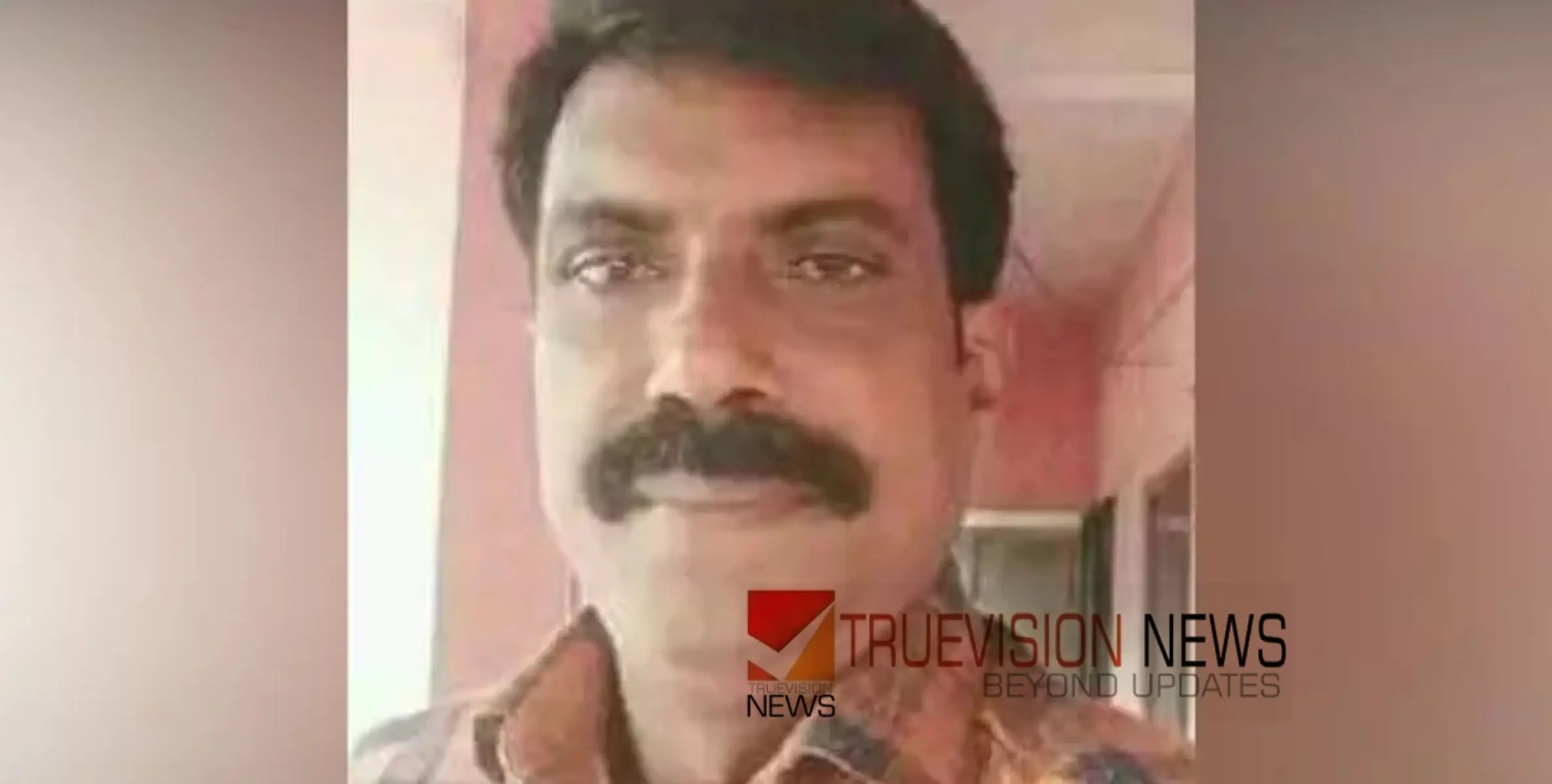 #accident | നഷ്ടപ്പെട്ട മൊബൈൽ ഫോൺ തിരയുന്നതിനിടെ വാഹനം ഇടിച്ചു,  യുവാവ് മരിച്ചു  