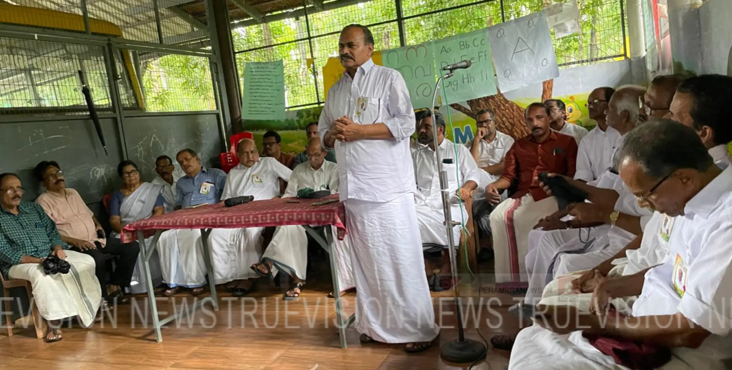 കിഴക്കയില്‍ ബാലന് നാട് വിട നല്‍കി