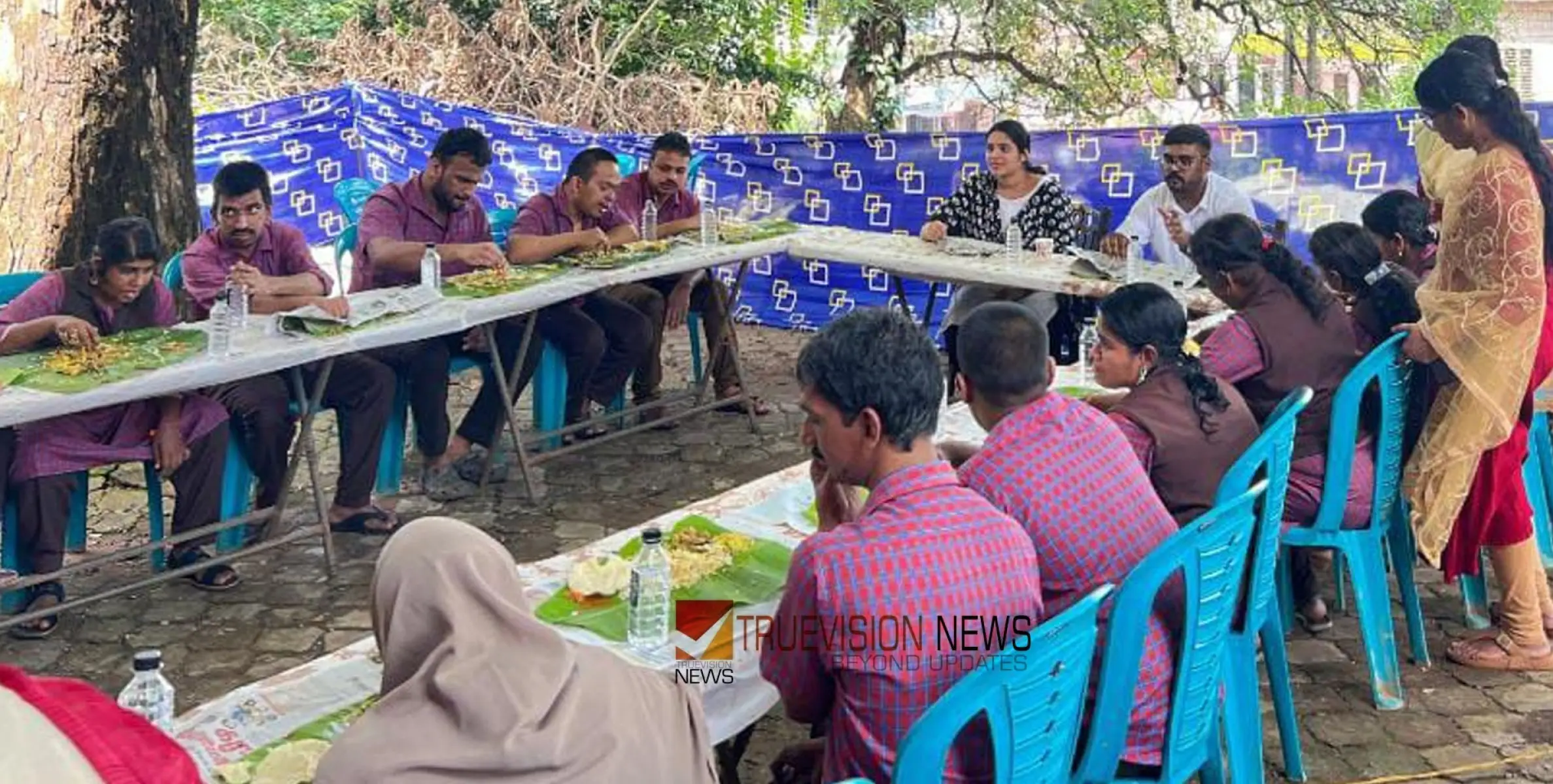 #BuddsSchool  | ബഡ്സ് സ്കൂൾ വിദ്യാർത്ഥികൾക്കൊപ്പം ന്യായധിപന്മാരുടെ ഓണസദ്യ