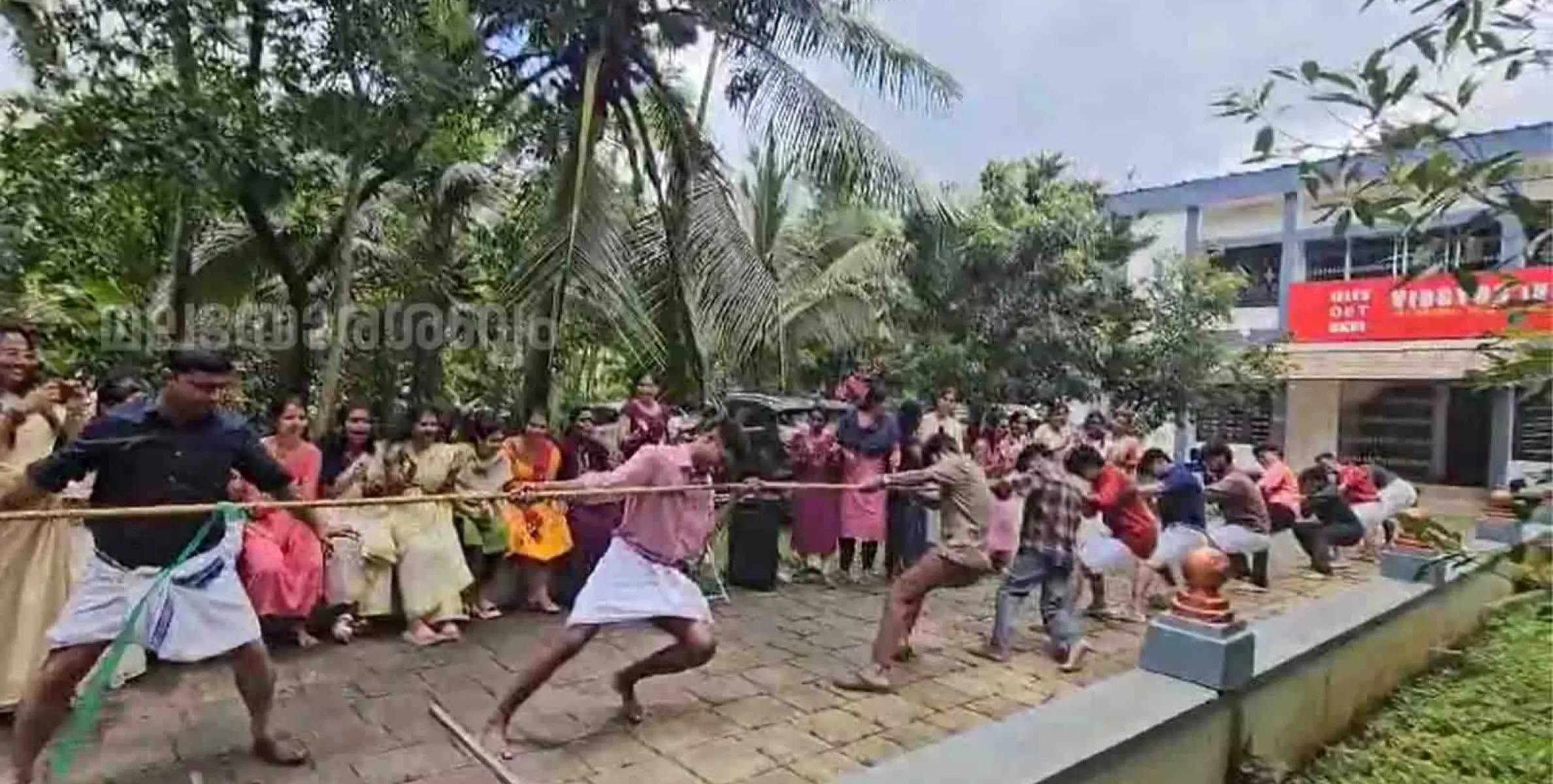 വിബ്ജ്യോർ ഇൻസ്റ്റിറ്റ്യൂട്ട് ഫോർ ലാംഗ്വേജ് ഓണാഘോഷം സംഘടിപ്പിച്ചു