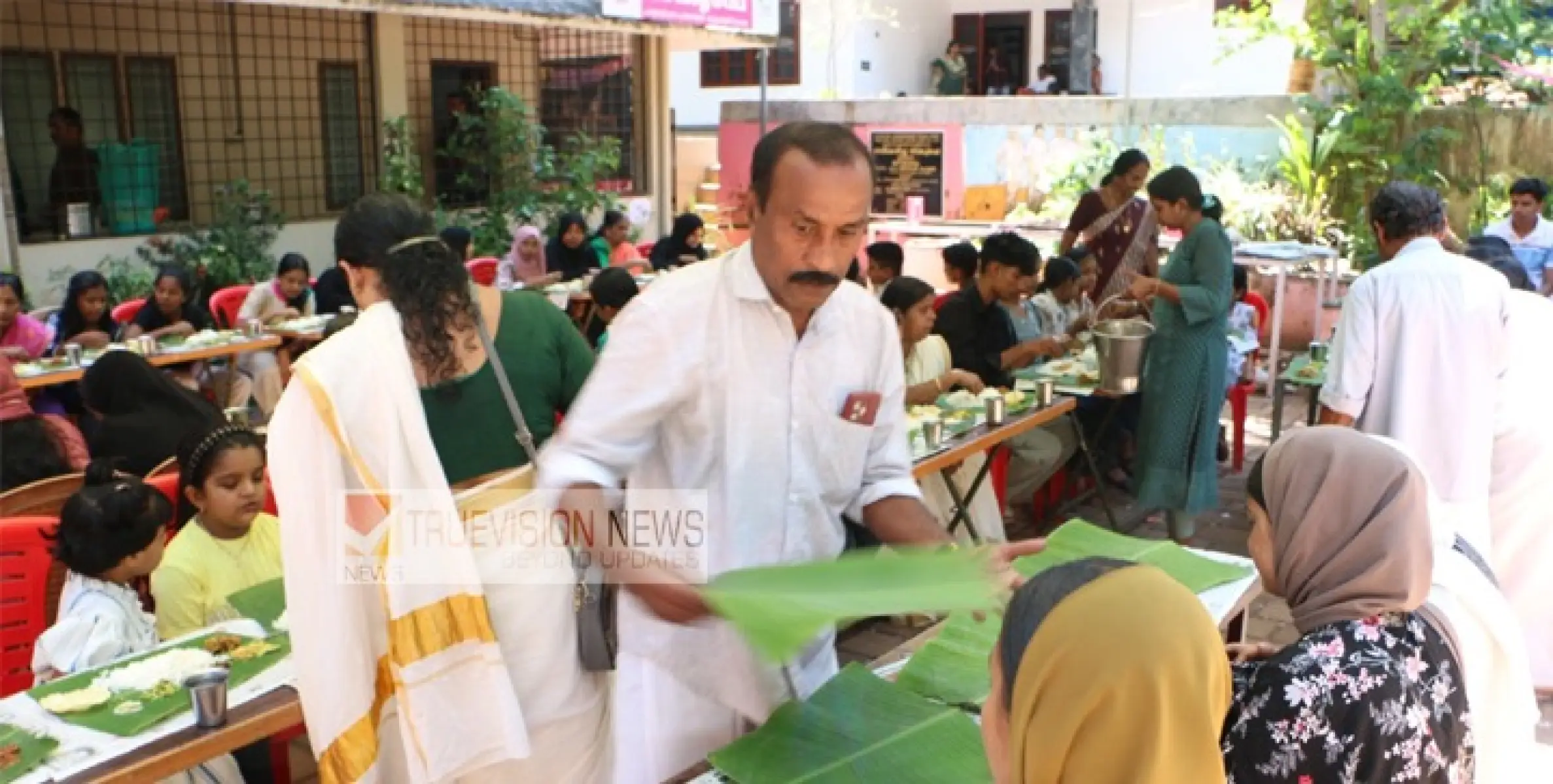 ചമ്പാട് ഗ്രാമ്യകം ഫൈൻ ആർട്സ് സൊസൈറ്റിയുടെ നേതൃത്വത്തിൽ ഓണാഘോഷം സംഘടിപ്പിച്ചു.