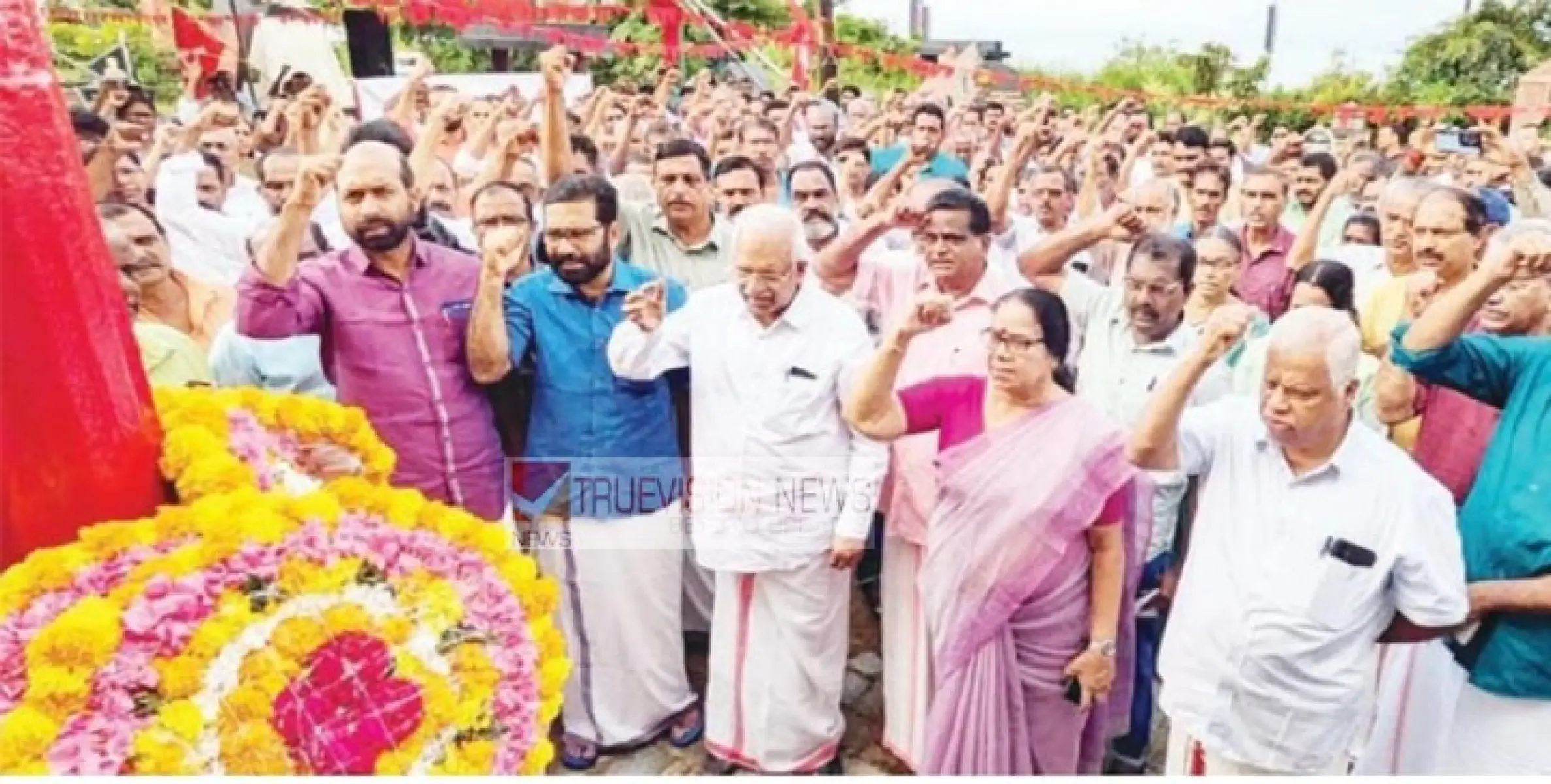 ശത്രുക്കൾക്ക് കൊത്തിവലിക്കാൻ പാർട്ടിയെ ഇട്ടു കൊടുക്കരുത് ; അഴീക്കോടൻ അനുസ്മരണദിനത്തിൽ പി.വി അൻവറിനെതിരെ പി.കെ ശ്രീമതി ടീച്ചർ