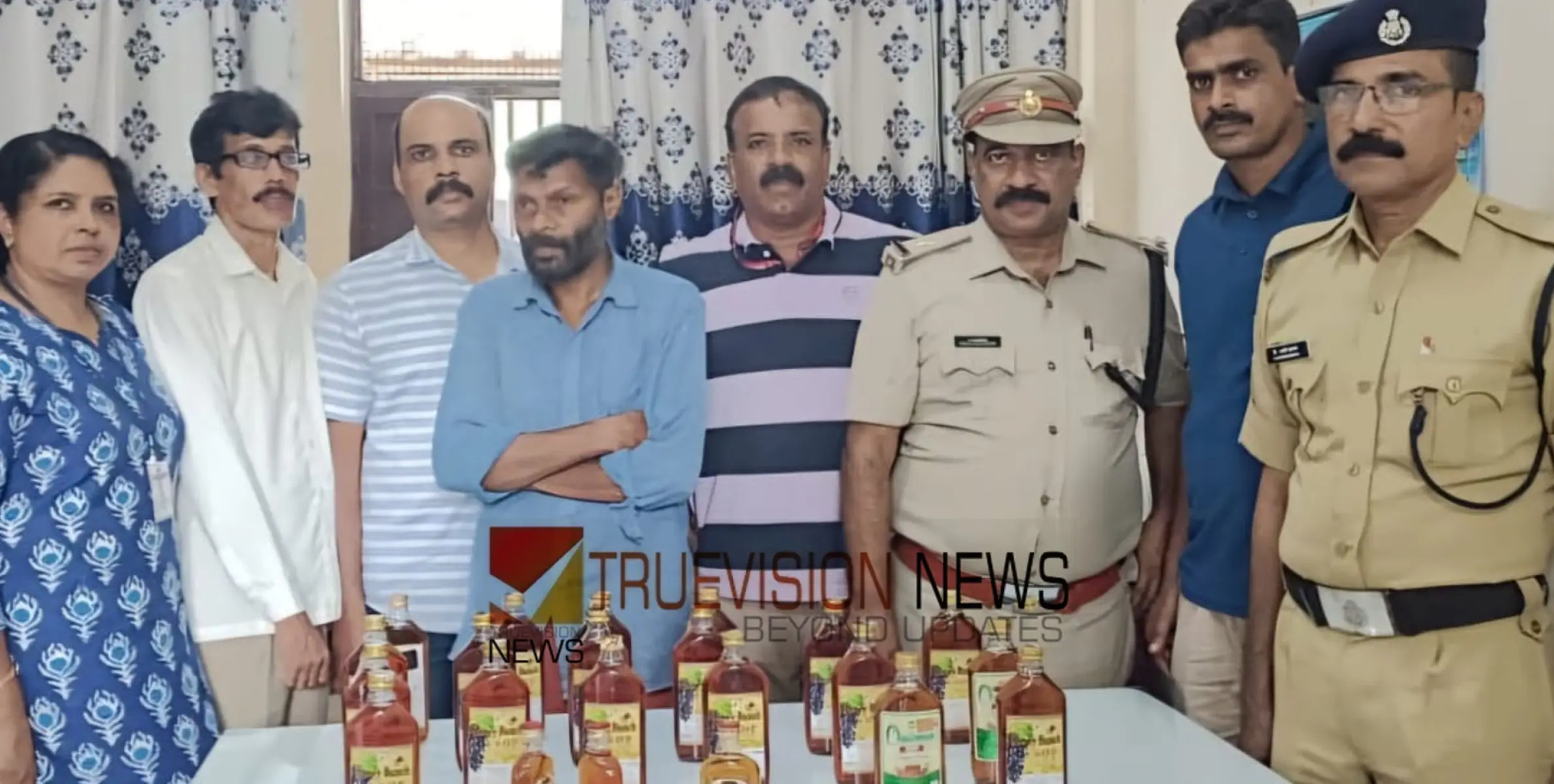 #Foreignliquor | തലശ്ശേരിയിൽ മദ്യവേട്ട; 11 ലിറ്റർ വിദേശ മദ്യവുമായി യുവാവ് അറസ്റ്റിൽ 