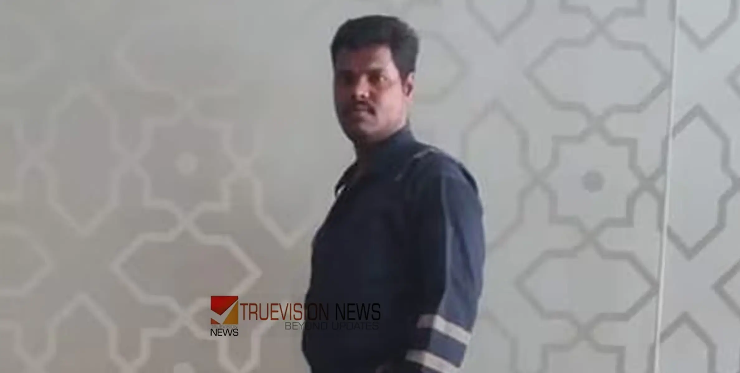 #Accident | റോഡ് മുറിച്ചു കടക്കുന്നതിനിടയില്‍ അപകടം; കാറിടിച്ച് 44- കാരൻ മരിച്ചു 