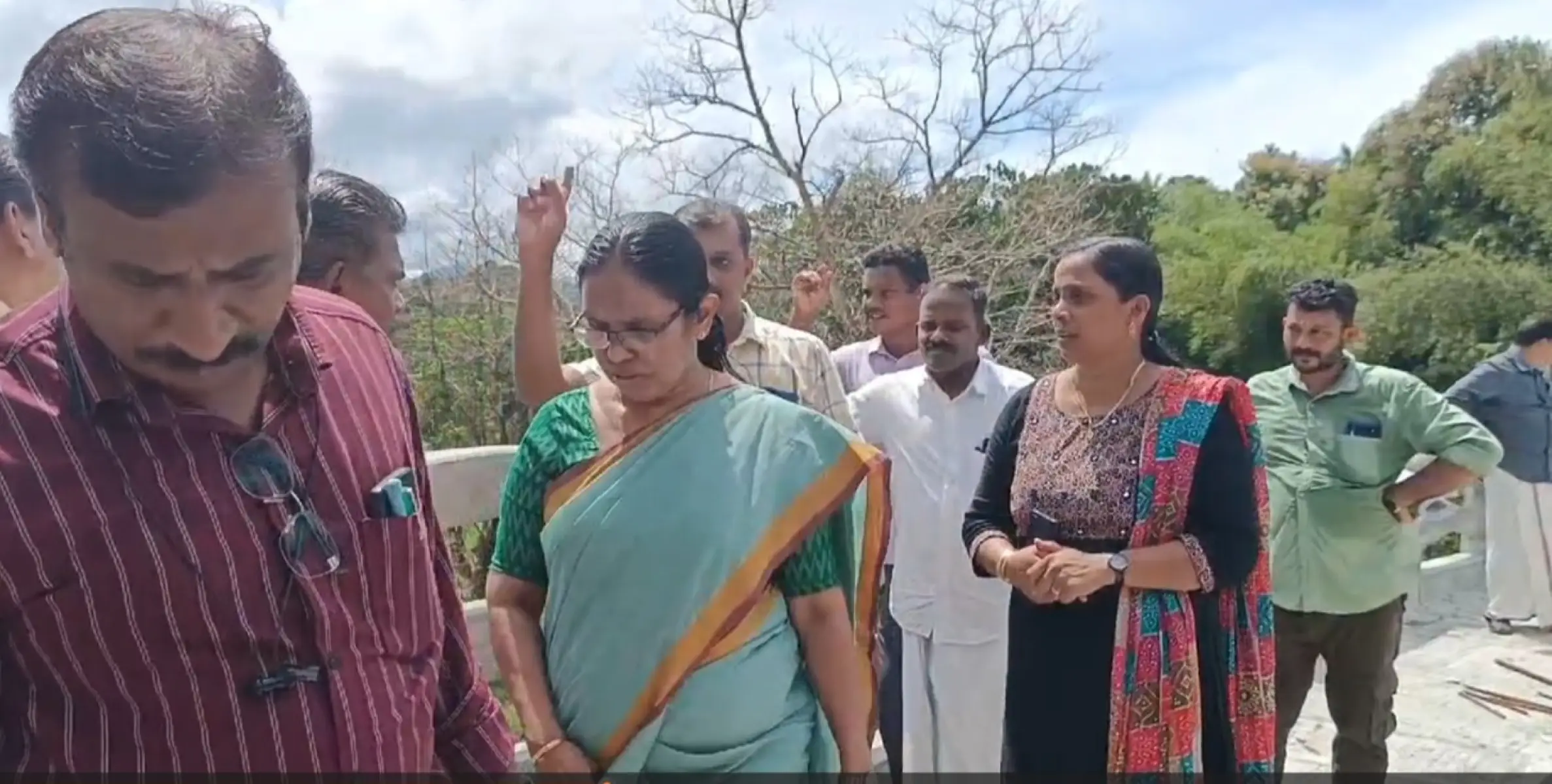 വട്ടോളി പാലം, അനുബന്ധ റോഡ്  പ്രവർത്തികൾ വിലയിരുത്തുവാനായി കെ കെ ശൈലജ എംഎൽഎ സ്ഥലം സന്ദർശിച്ചു