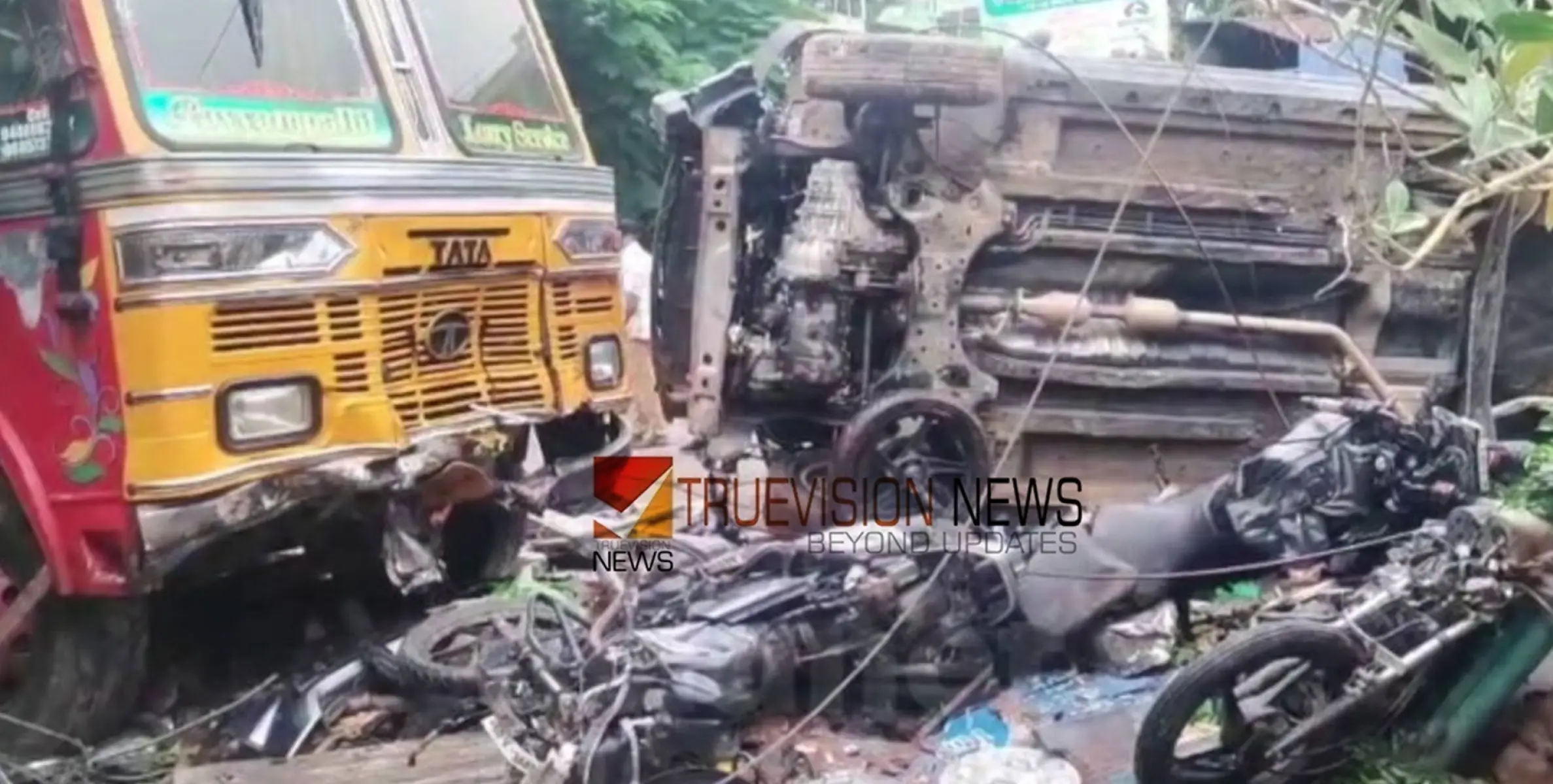 #accident | ലോറി കടയിലേക്ക് ഇടിച്ചു കയറി അപകടം,  ഒരാള്‍ക്ക് ദാരുണാന്ത്യം