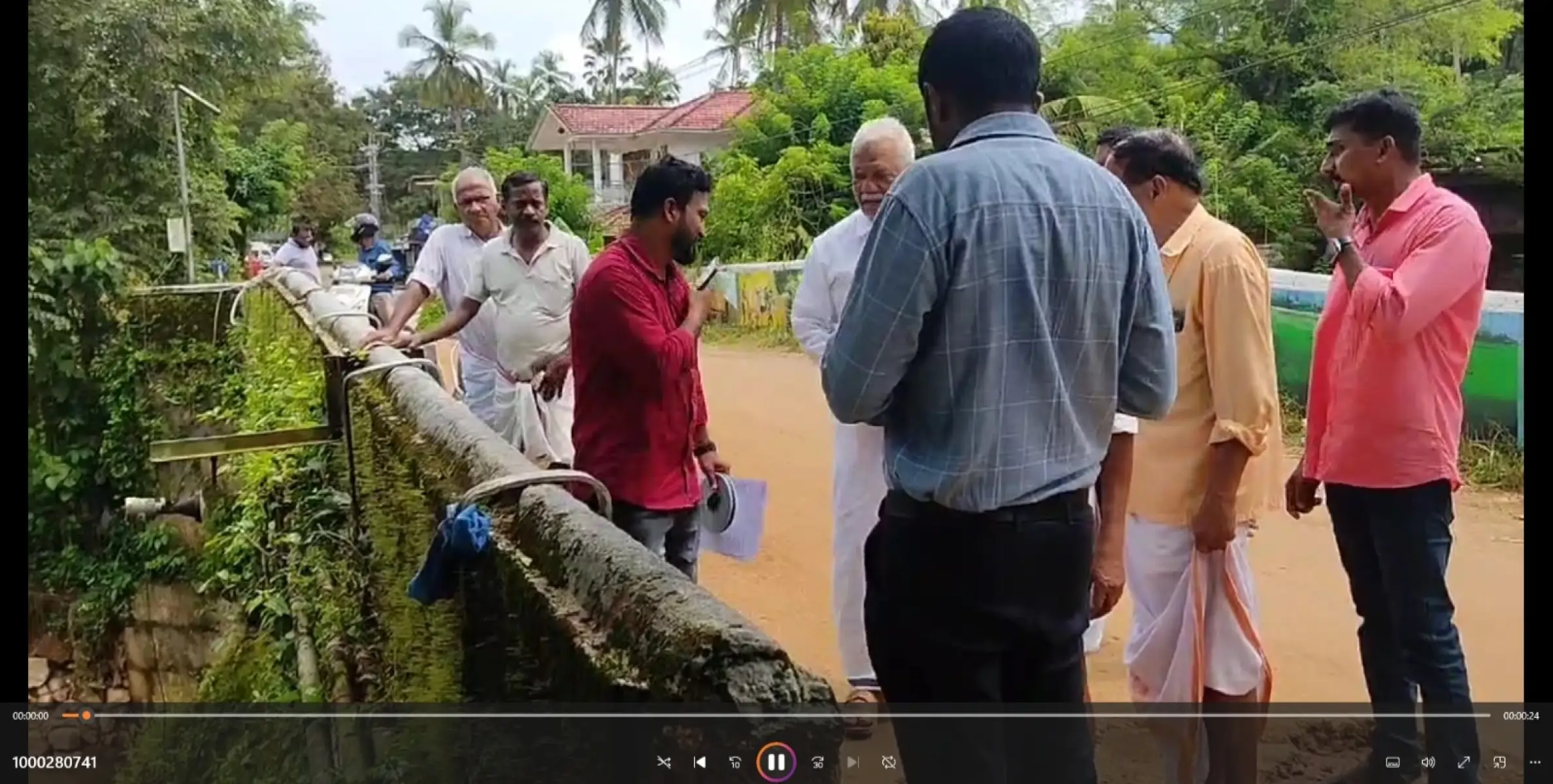 ഇറിഗേഷൻ ഡിപ്പാർട്ട്മെൻ്റ് അധികാരികൾ കണ്ണവം പുഴഭാഗം സന്ദർശിച്ചു