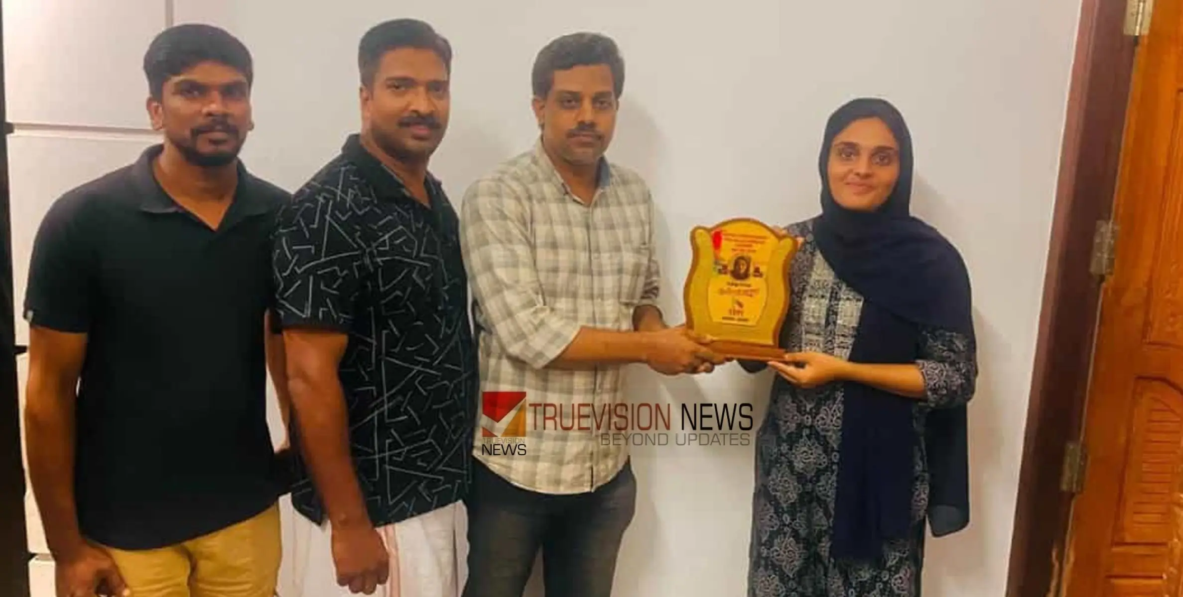 #SumayyaCK | എം എ പൊളിറ്റിക്കൽ സയൻസിൽ ഫസ്റ്റ് റാങ്ക് നേടിയ സുമയ്യ സി.കെ യെ അനുമോദിച്ചു